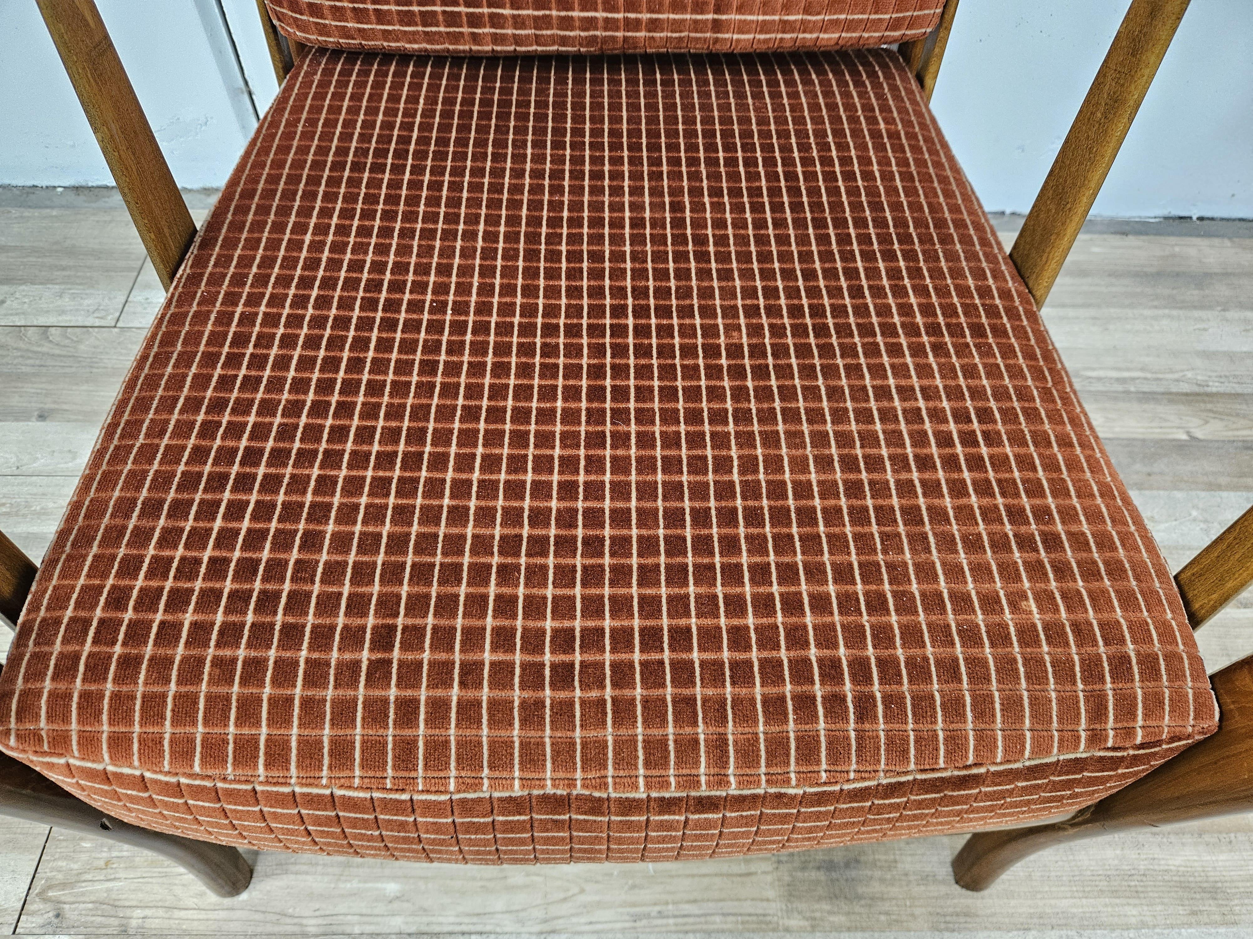 Coppia di poltrone vintage italiane in legno e imbottitura 1950 in vendita 5