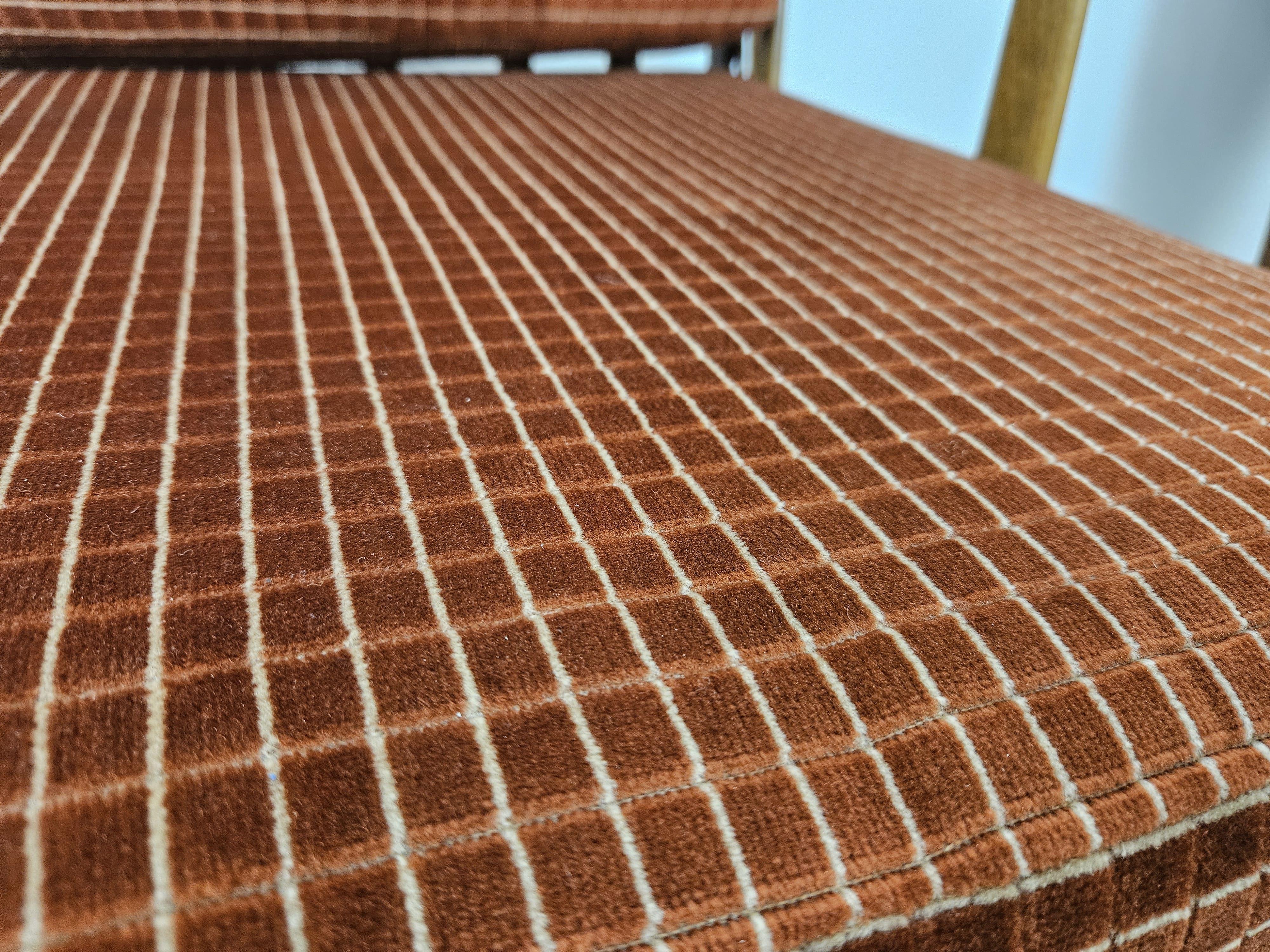 Coppia di poltrone vintage italiane in legno e imbottitura 1950 in vendita 7