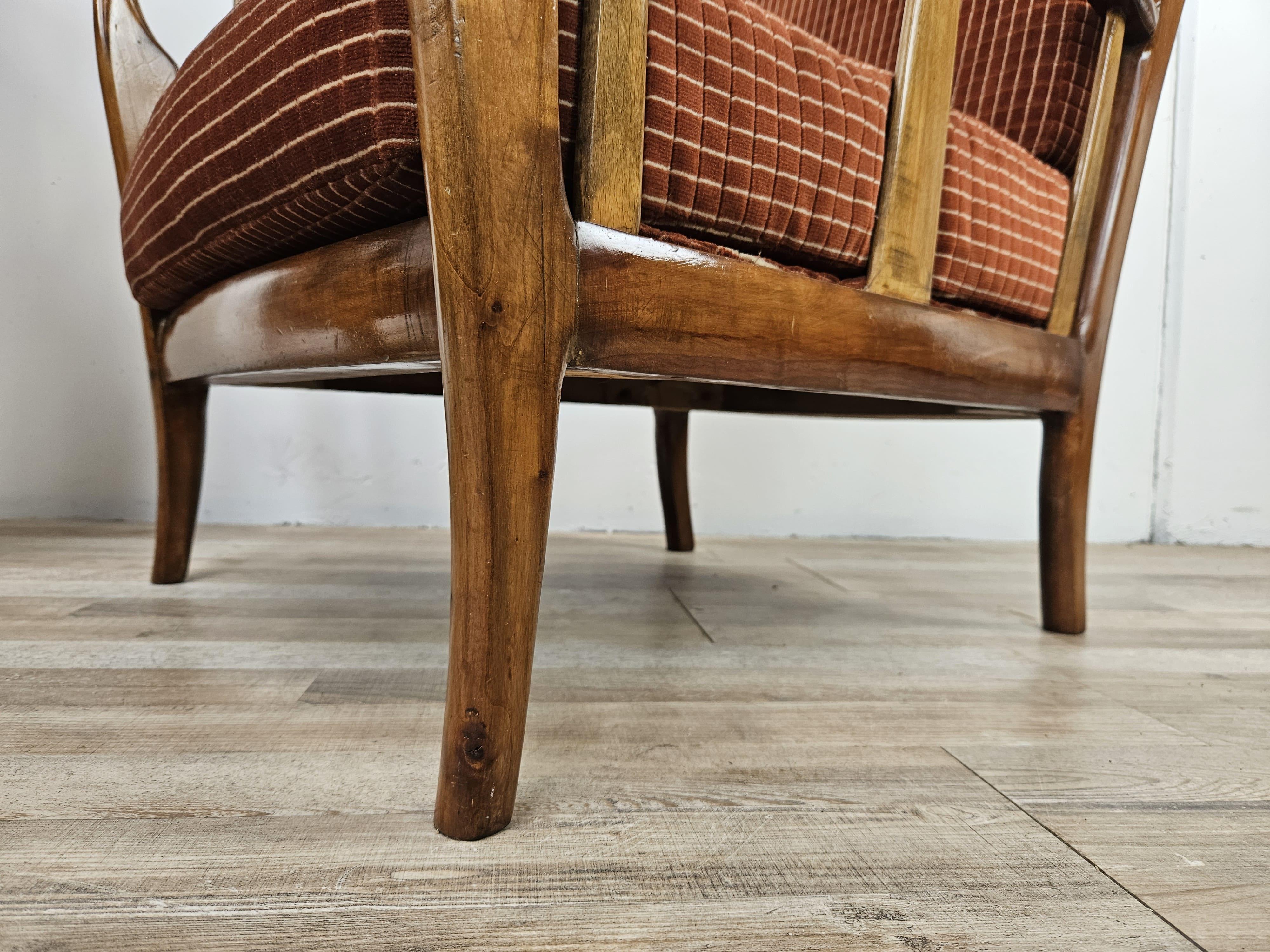 Coppia di poltrone vintage italiane in legno e imbottitura 1950 in vendita 9