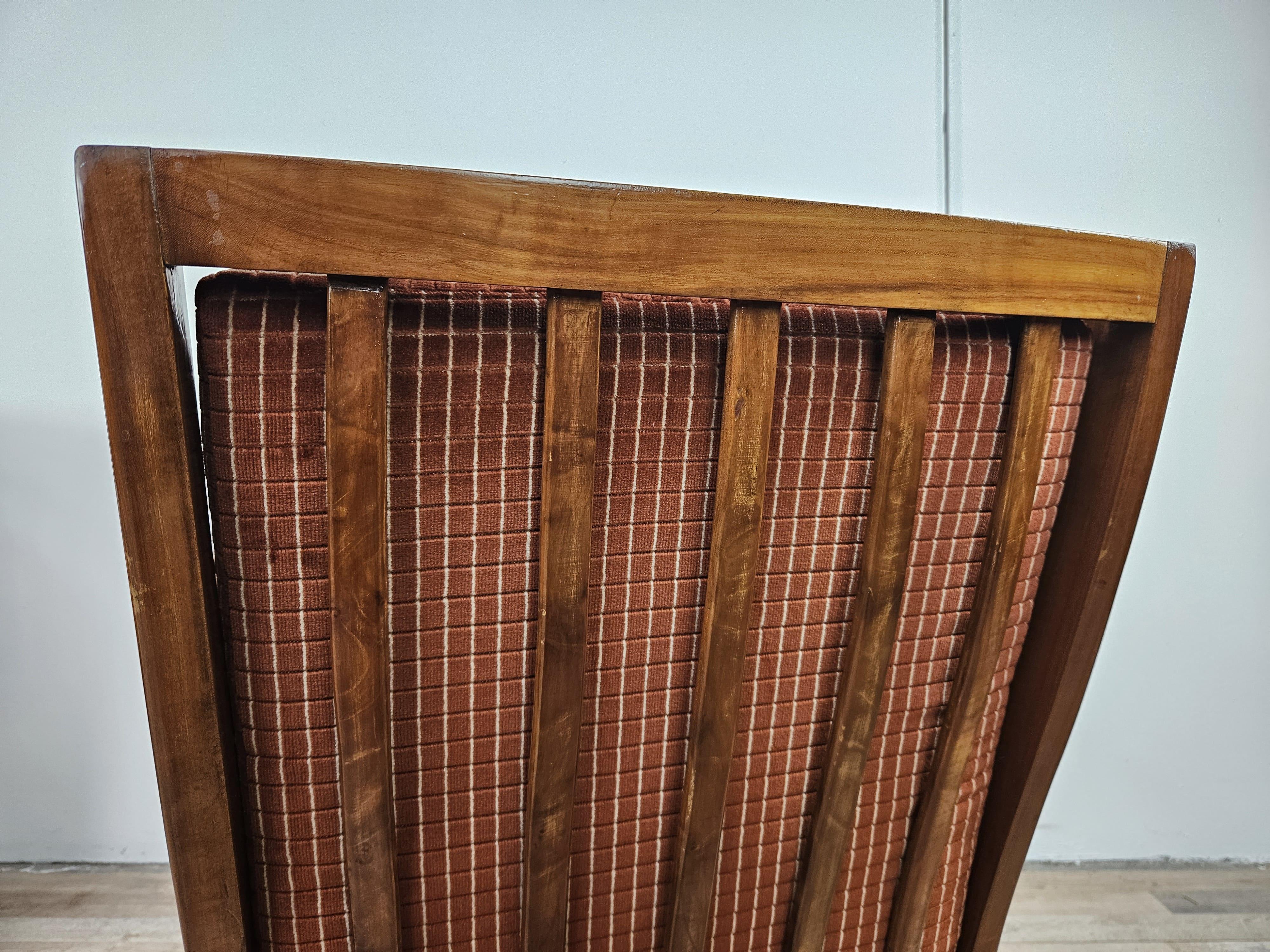 Coppia di poltrone vintage italiane in legno e imbottitura 1950 in vendita 11