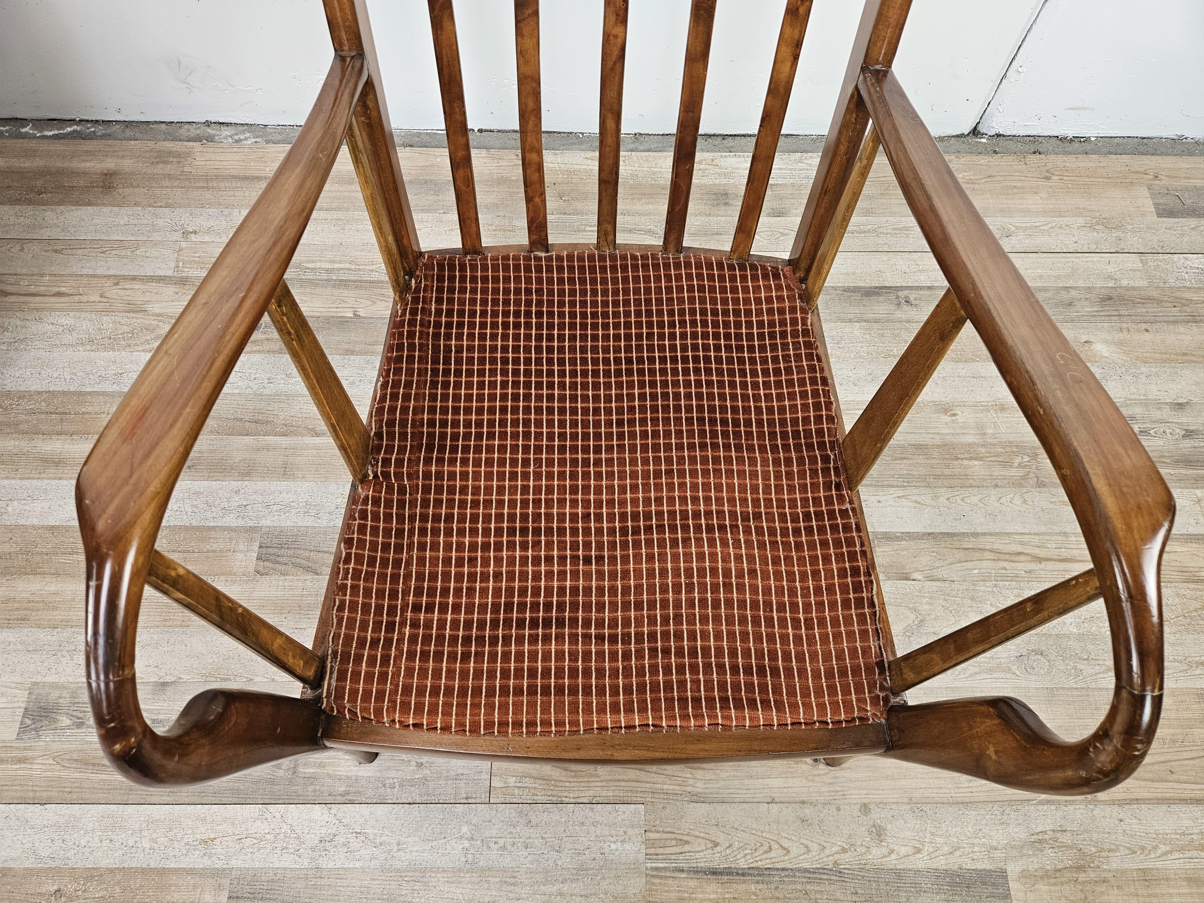 Coppia di poltrone vintage italiane in legno e imbottitura 1950 in vendita 13