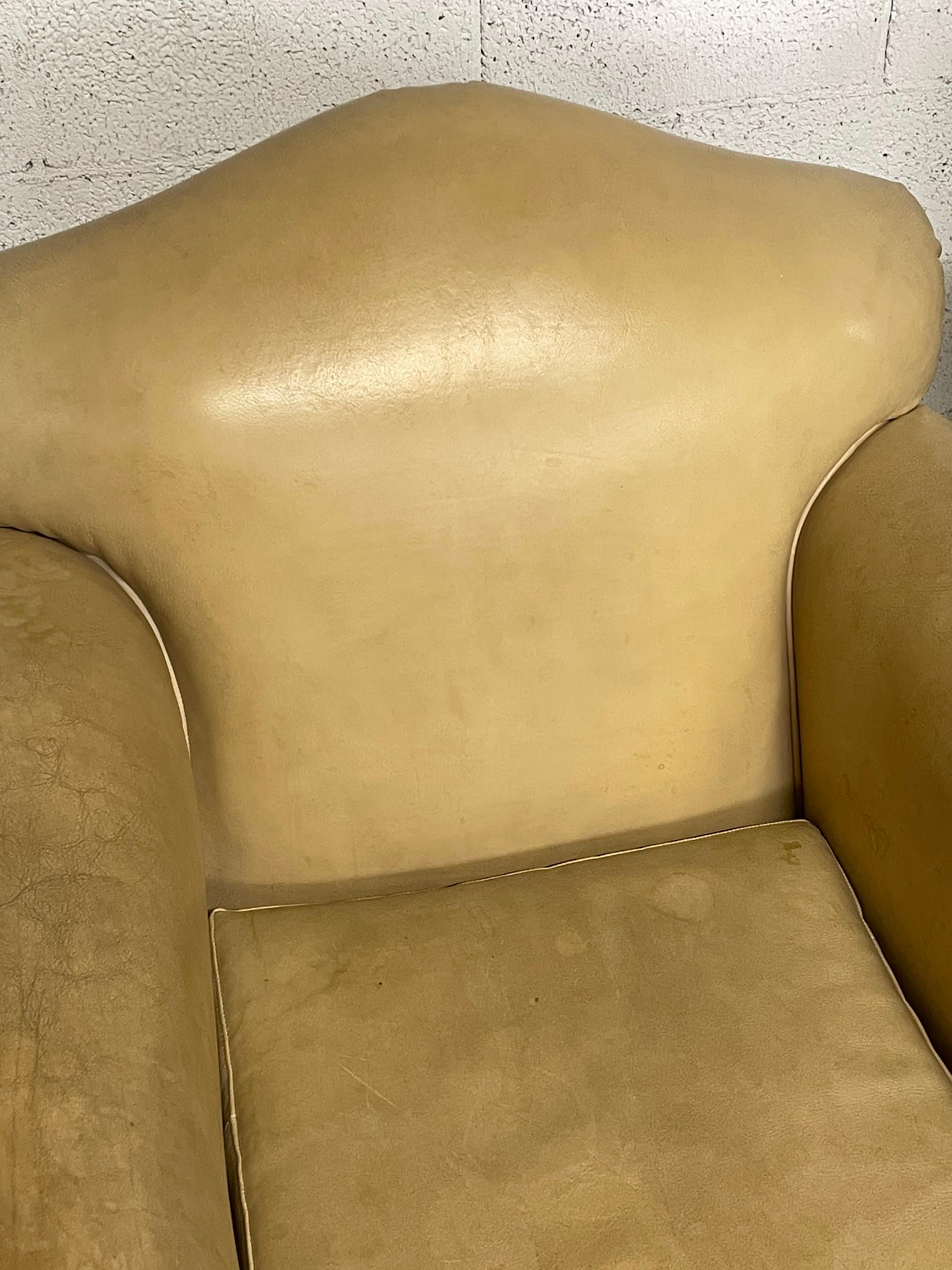 Pareja de sillones victorianos de los años 40 en cuero auténtico en venta 6