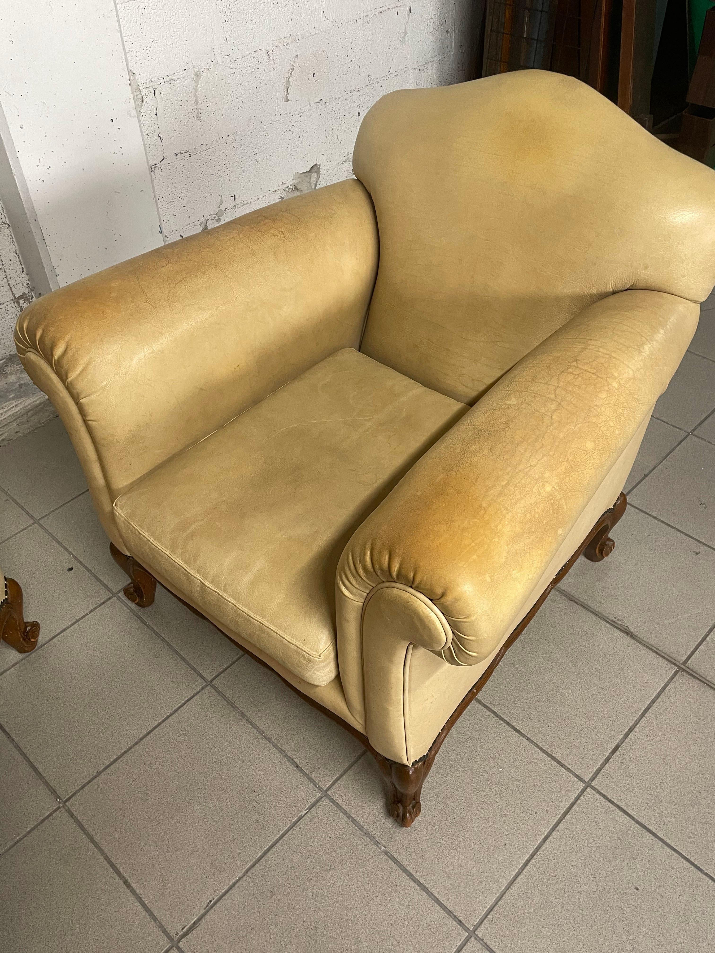 Pareja de sillones victorianos de los años 40 en cuero auténtico Cuero en venta