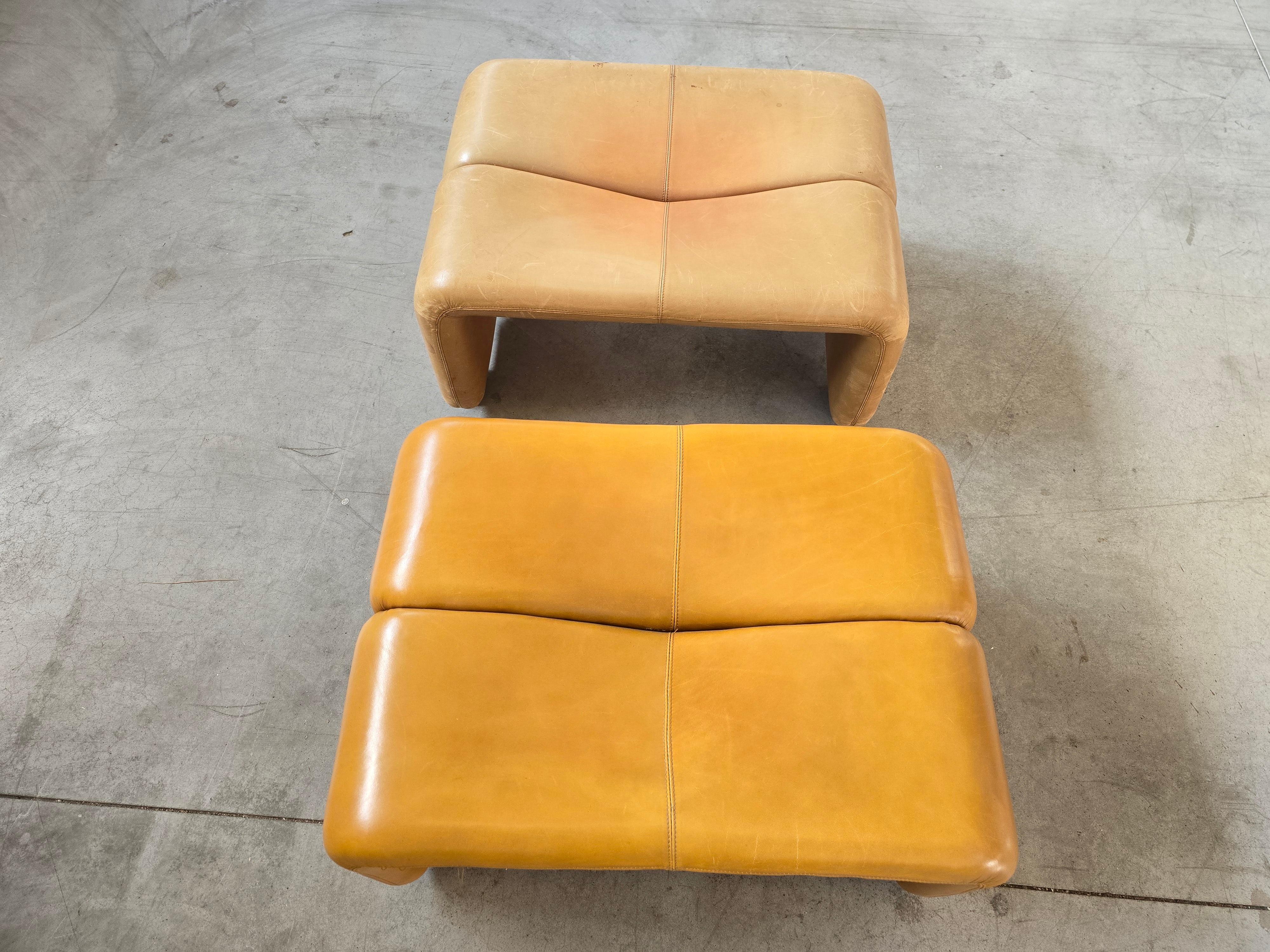 Paire de  modèle de pouf 