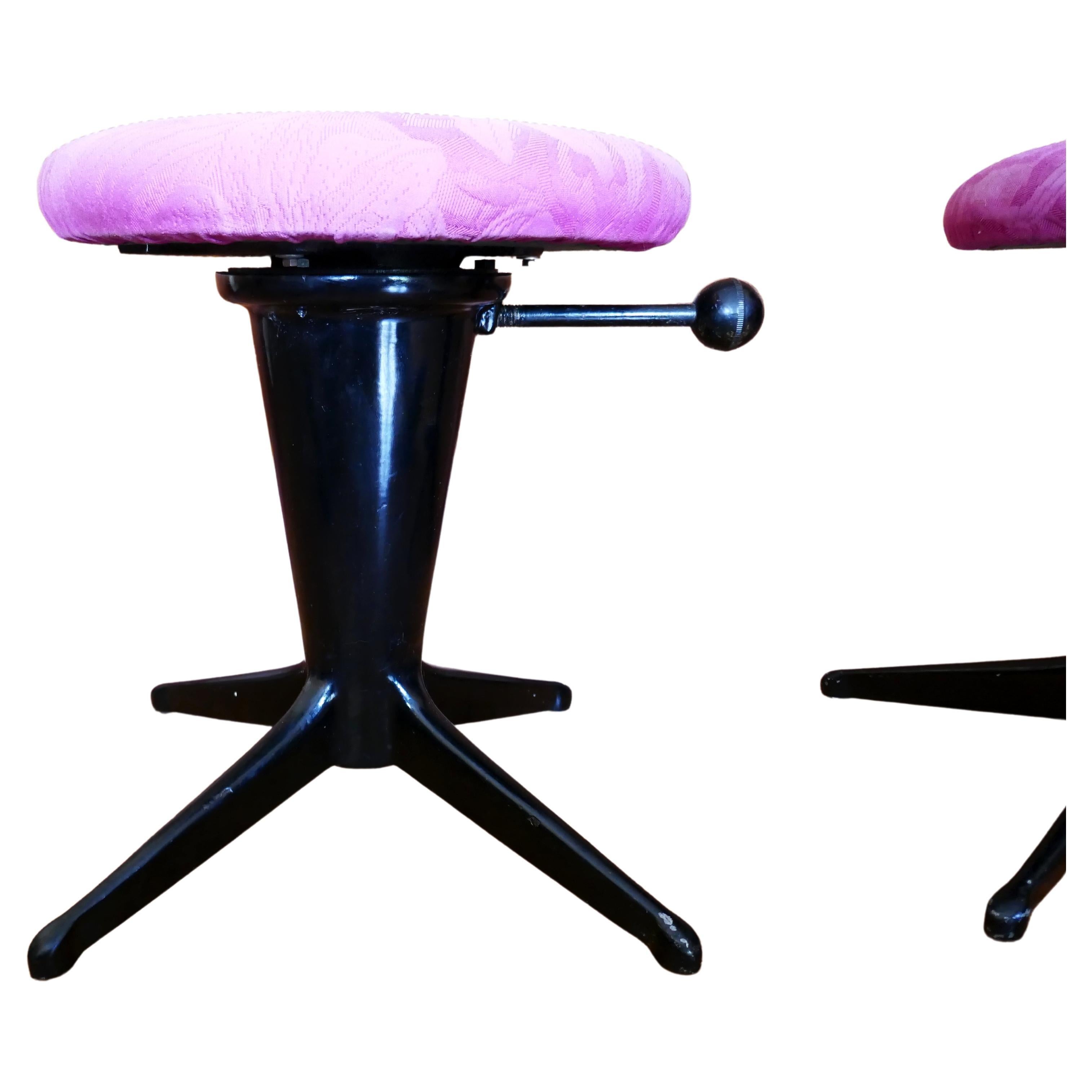 Paar Hocker im Stil von Giò Ponti Ico Parisi (Stoff) im Angebot