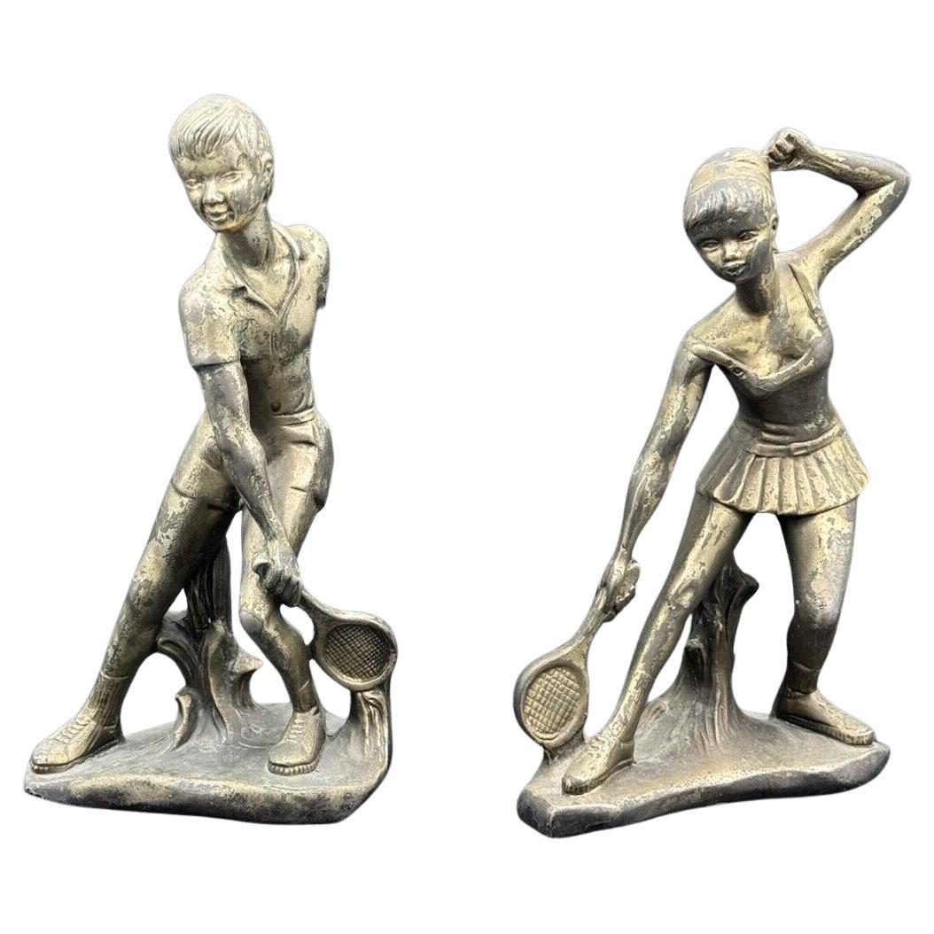Coppia Di Sculture Art Decò Giovani Ragazzi Tennisti Tennis Anni ‘50 in vendita
