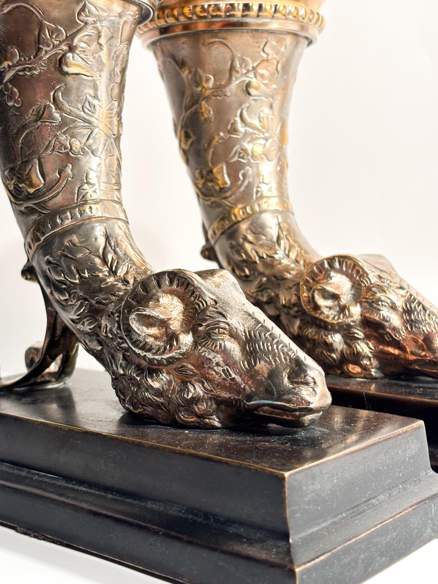 Coppia di Sculture Fermalibri in Bronzo con Corno e Ariete XX Secolo For Sale 6