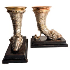 Coppia di Sculture Fermalibri in Bronzo con Corno e Ariete XX Secolo