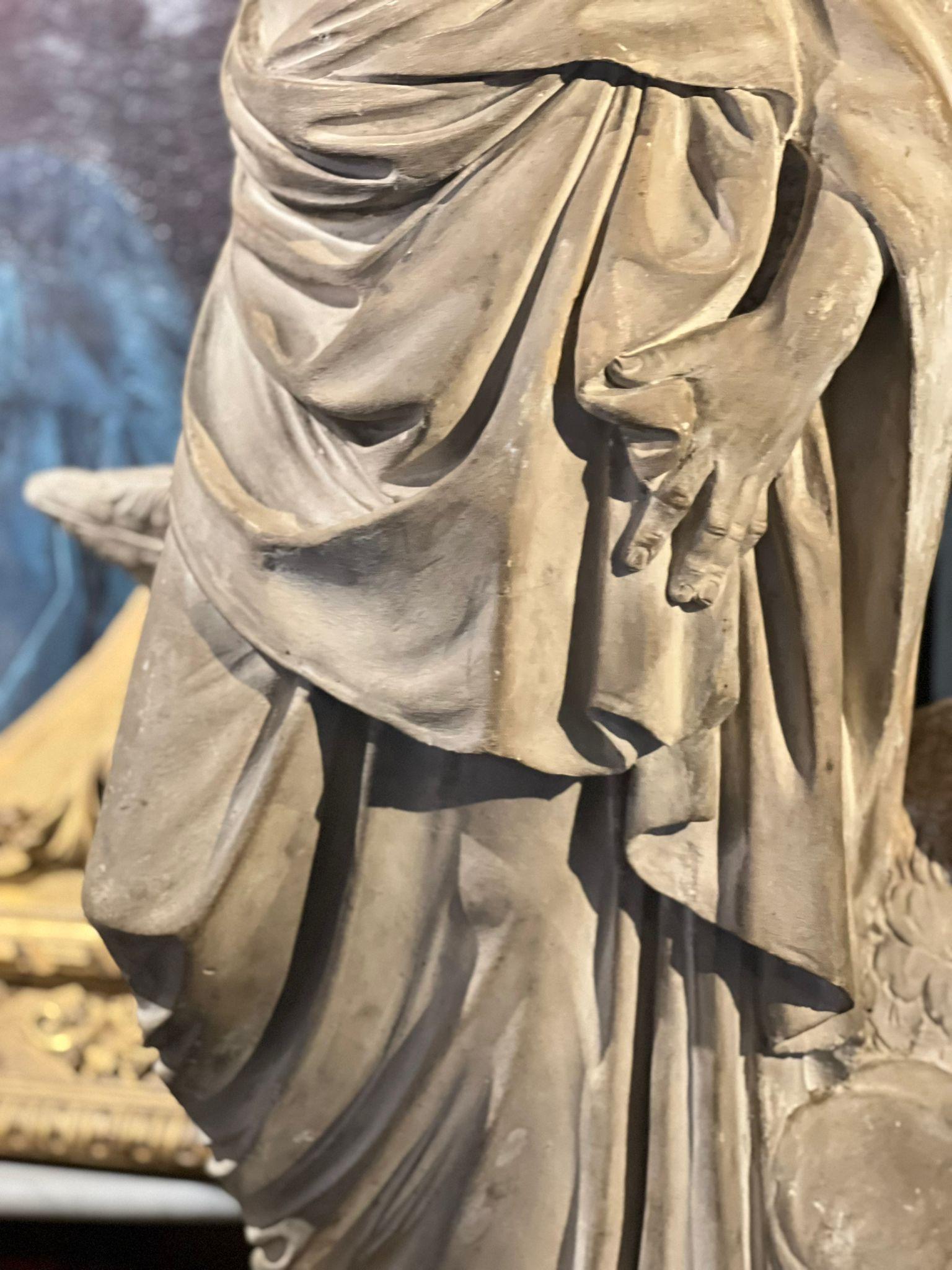 Coppia di sculture in stucco antico raffigurante Cerere e Giove, XVIII secolo For Sale 7