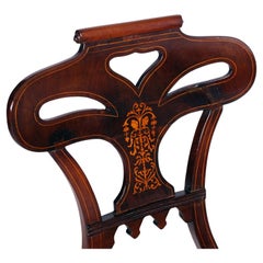 Pareja de sillas Art Nouveau de nogal grabadas y talladas, Wiener Werkstätte
