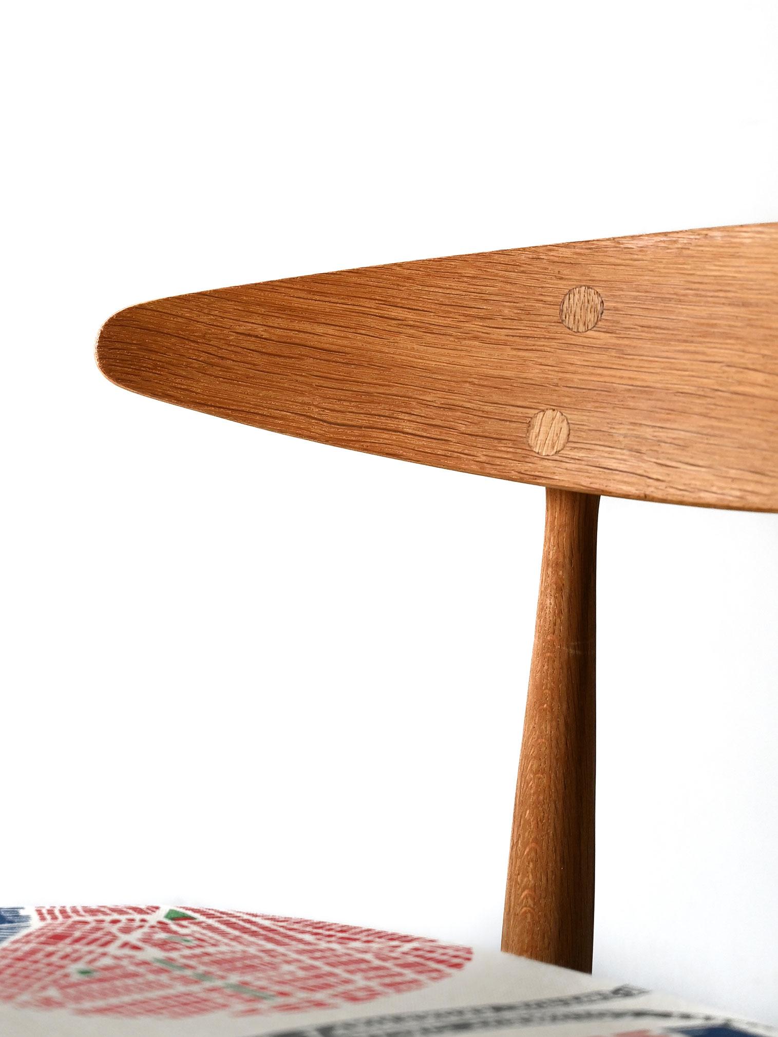 Mid-20th Century Pair of CH33 Hans Wegner Chairs For Sale