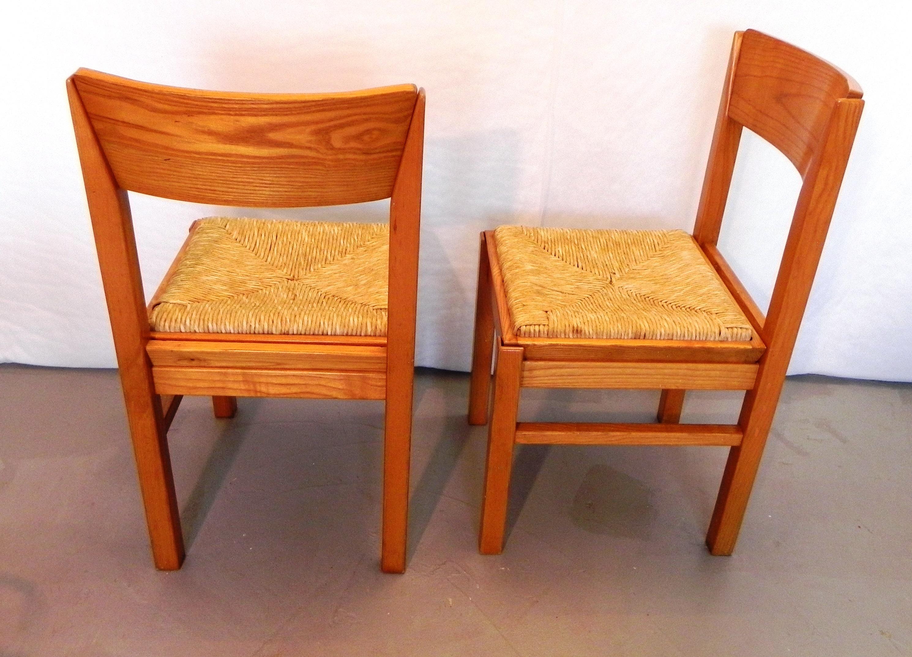 Coppia di sedie da cucina in tiglio massiccio, anni '80 For Sale 2