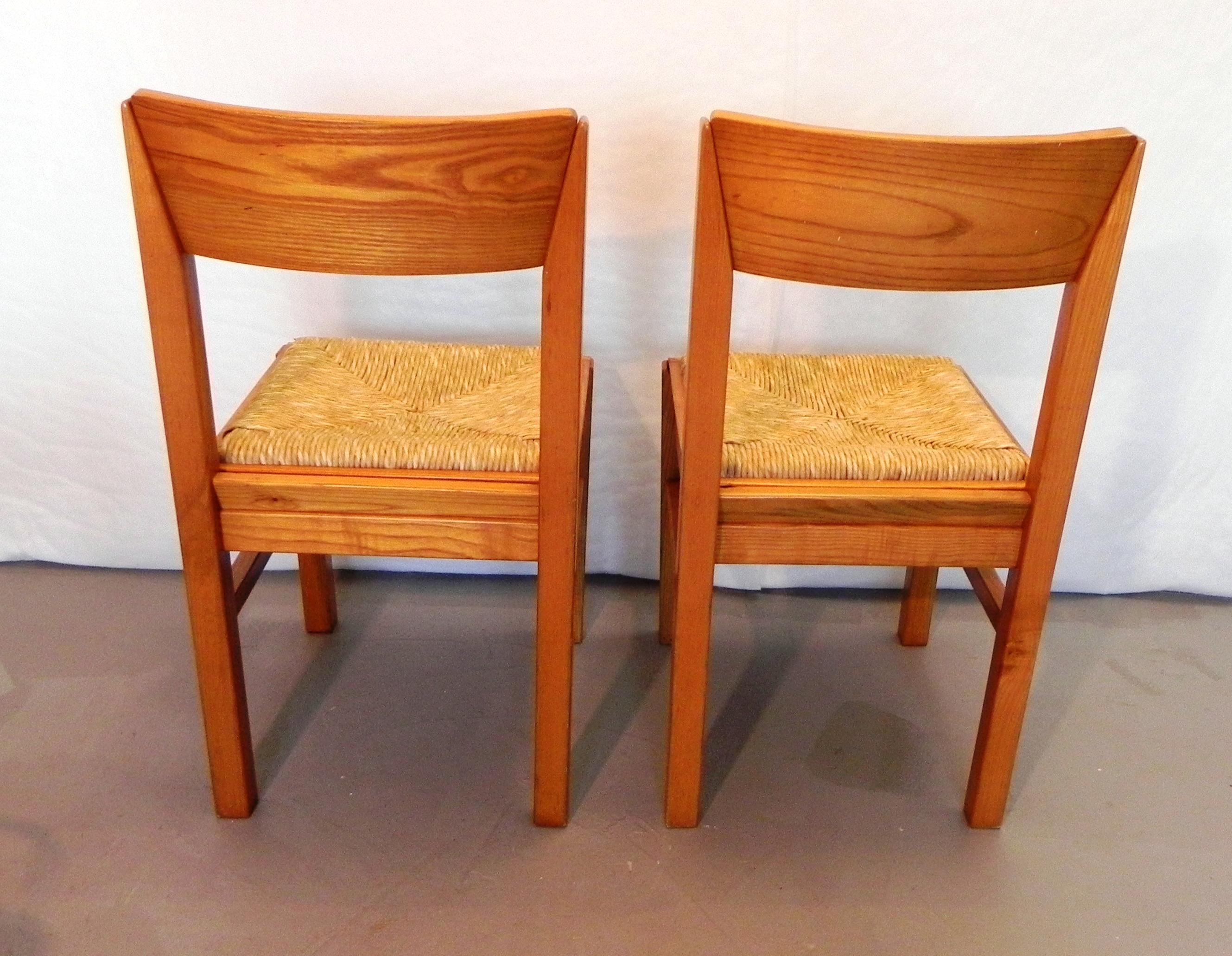 Coppia di sedie da cucina in tiglio massiccio, anni '80 For Sale 3