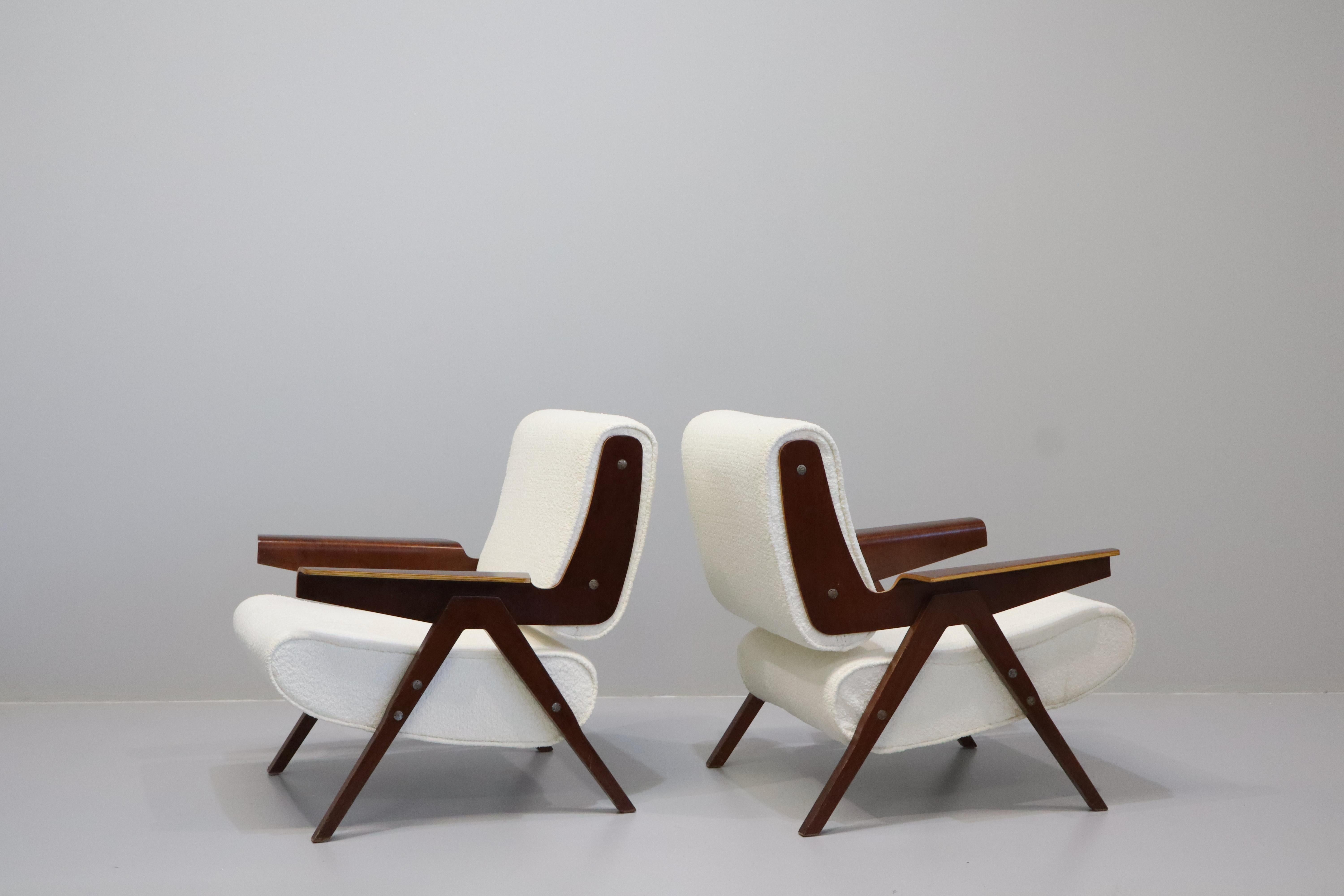 Pair Of Gianfranco Frattini Model 831 Lounge Chairs For Cassina, 1950s For Sale 3