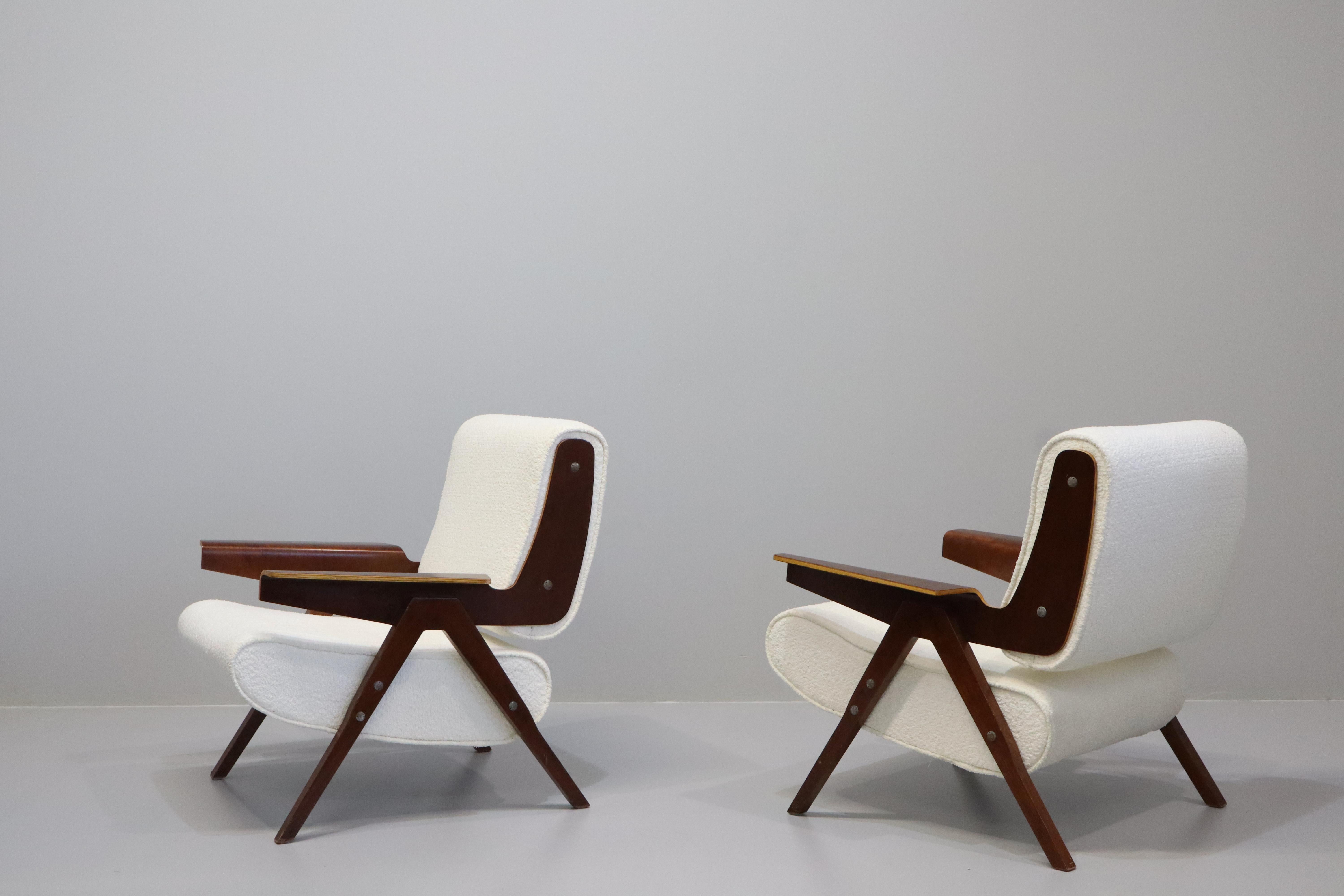 Mid-20th Century Pair Of Gianfranco Frattini Model 831 Lounge Chairs For Cassina, 1950s For Sale