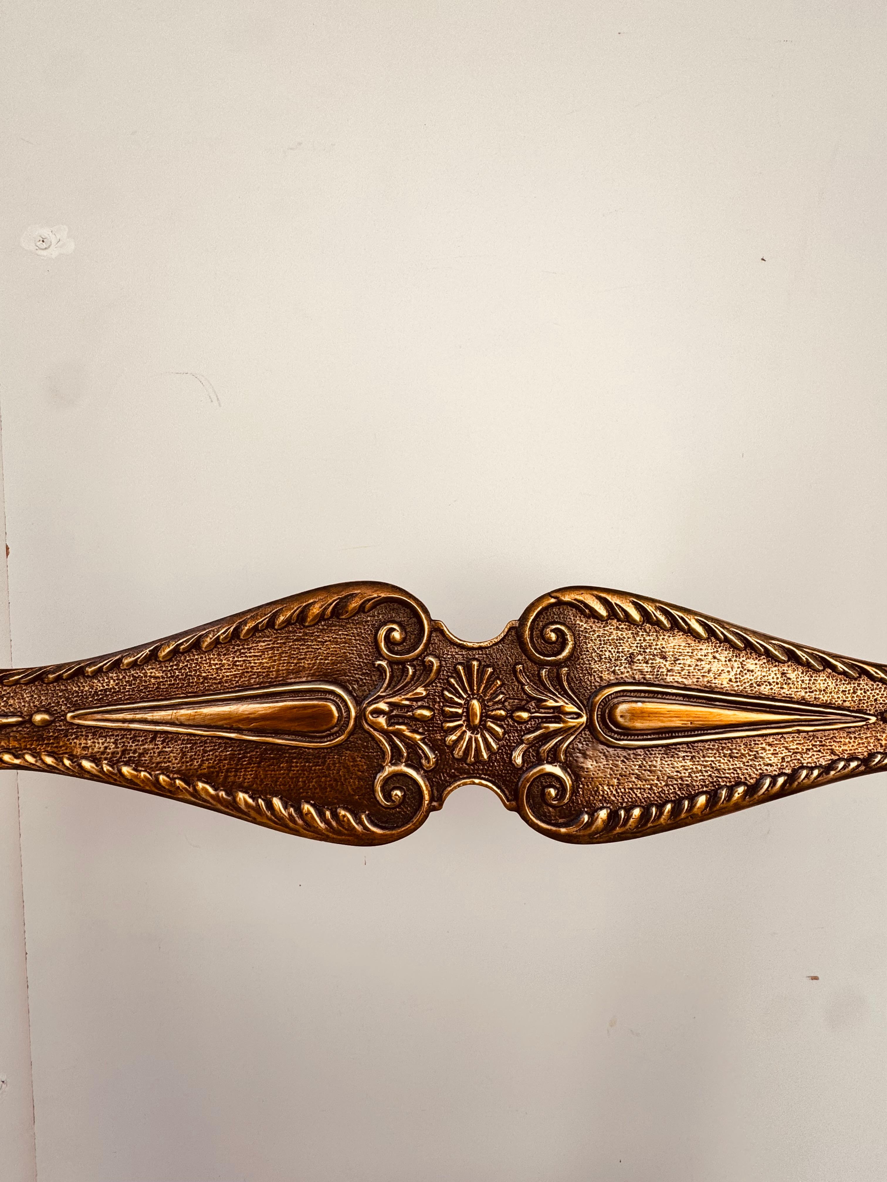 Italiano Coppia di Sedie in ottone, Anni '50 in vendita