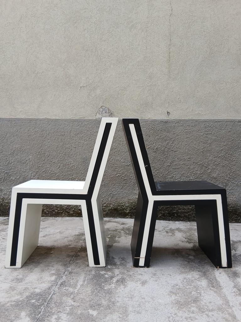 Palabras clave:
silla lacada, silla doble, silla oculta, diseño italiano, silla apilable, silla doble, silla artesanal, muebles innovadores, diseño vintage, madera lacada, silla de madera lacada, silla nido, diseño modular, asientos ocultos, muebles
