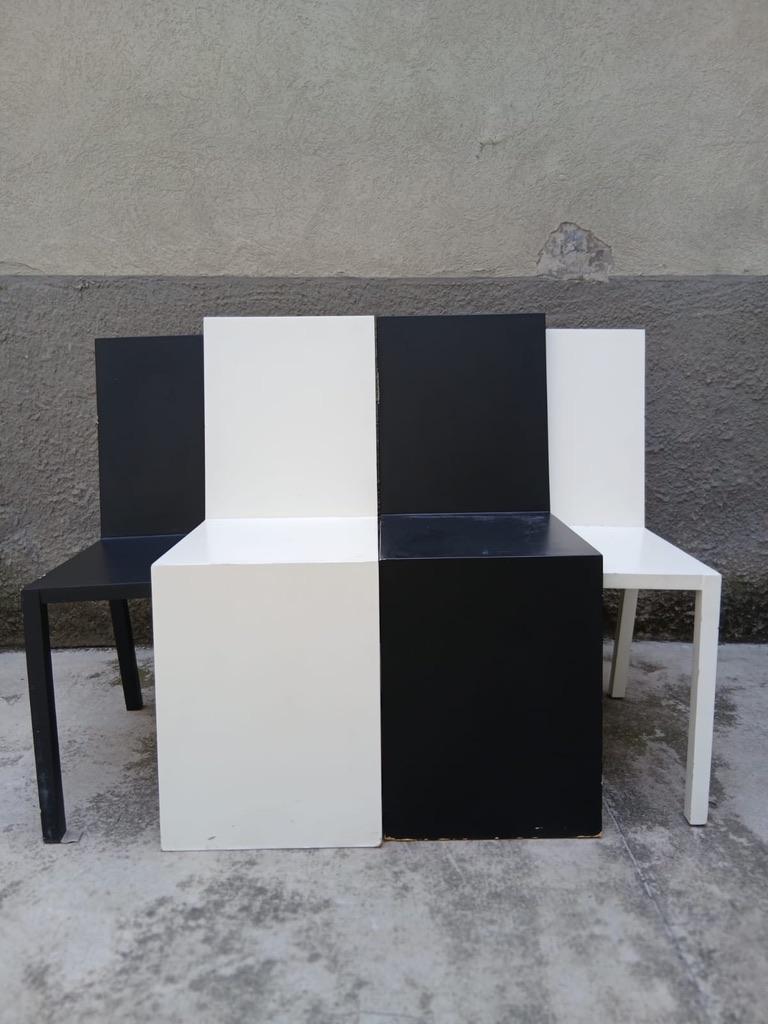 Pareja de sillas lacadas con segundo asiento oculto - Italia - Años 90 en Bastante bueno estado para la venta en Milano, IT