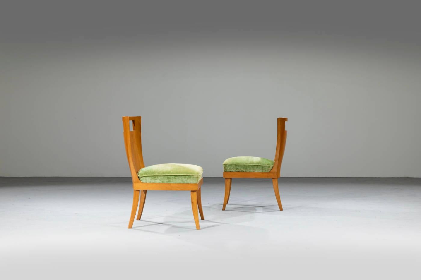 Pair of chairs/armchairs from the 1950s
Elegant and essential, ideal to complement your decor