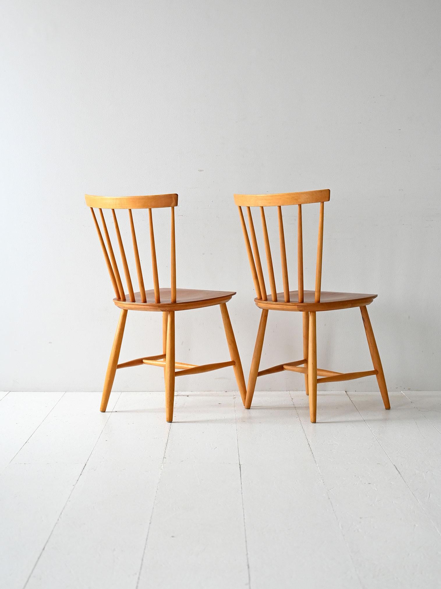 Paar 50er/60er Jahre skandinavische Stühle in Buche und Teak Pinstol Typ (Skandinavische Moderne) im Angebot