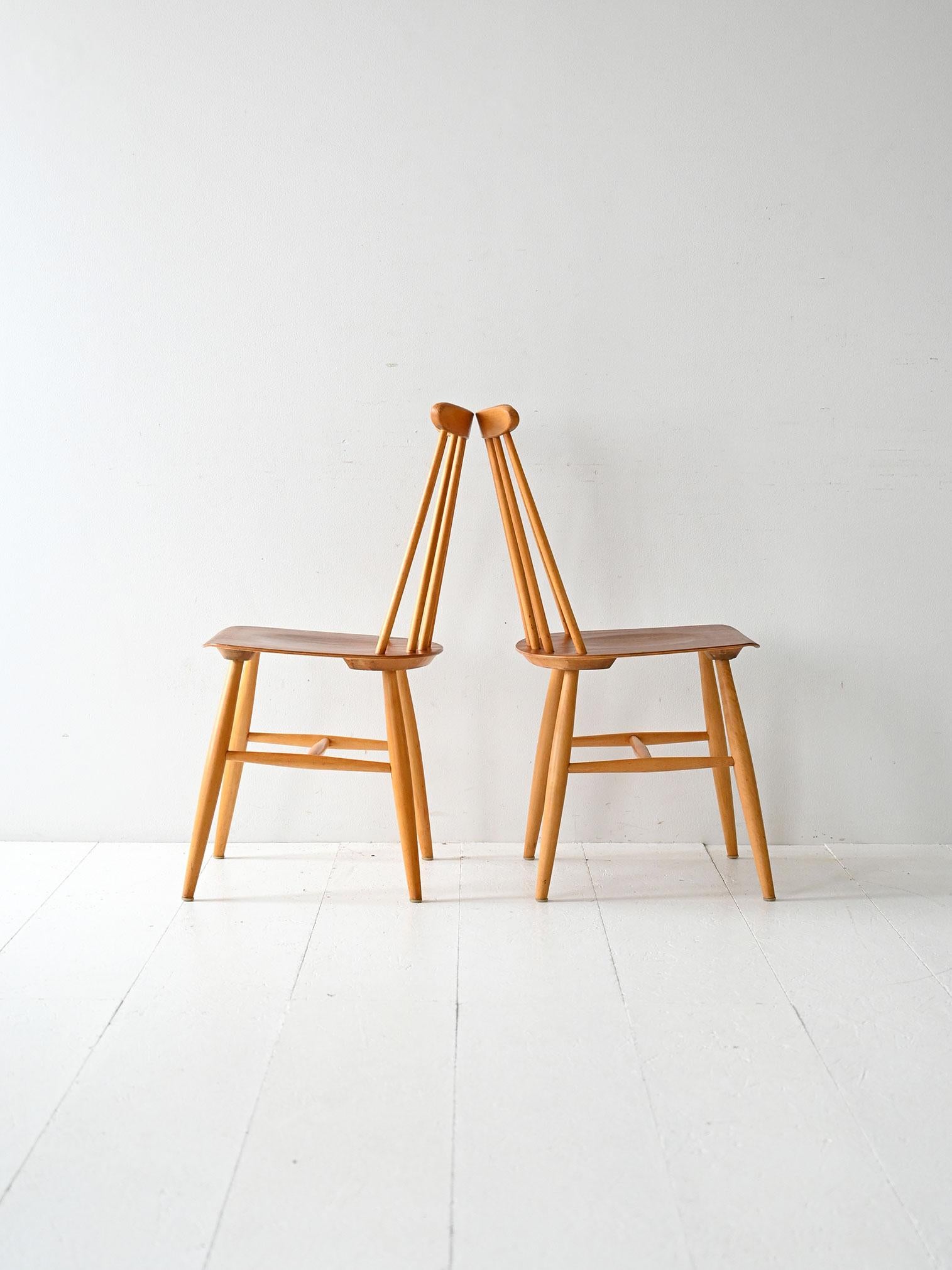 Swedish Coppia di sedie scandinave Fanett di Ilmari Tapiovaara in vendita