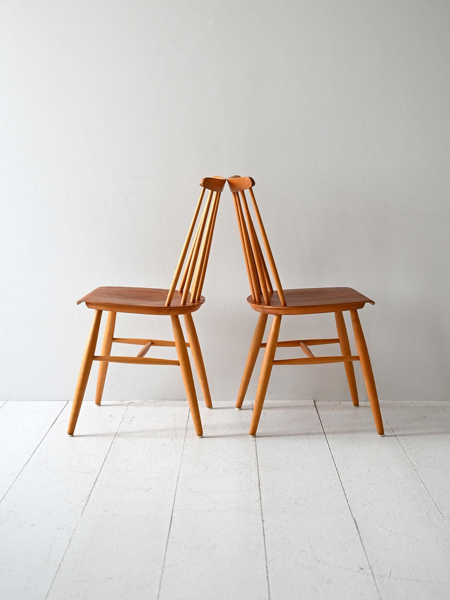 Finnish Coppia di sedie scandinave in faggio e mogano in vendita
