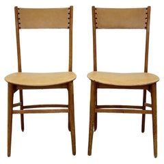 Paire de chaises scandinaves en teck design Suède 1950