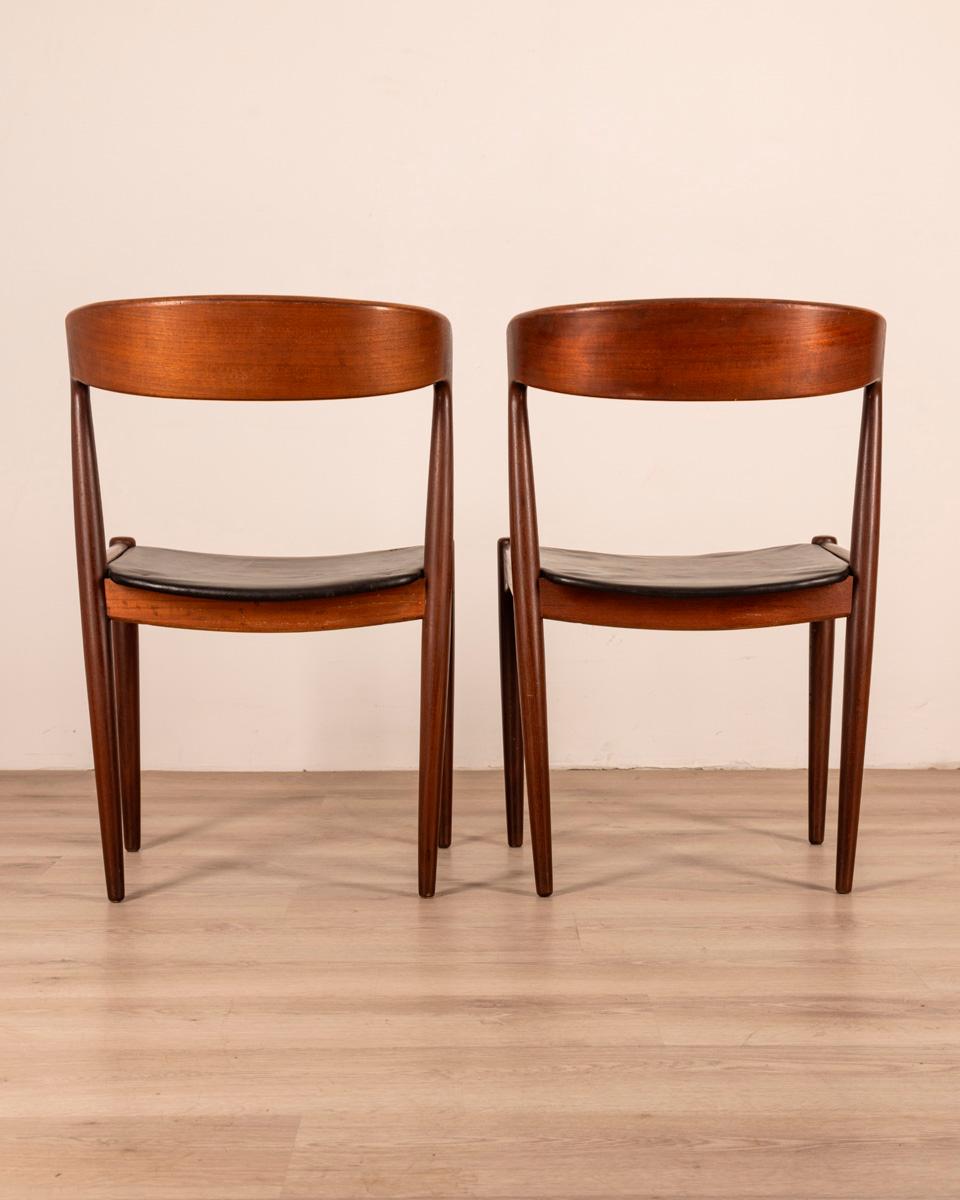 Leather Pair of vintage 1950s teak chairs designed by Hovmand Olsen  For Sale