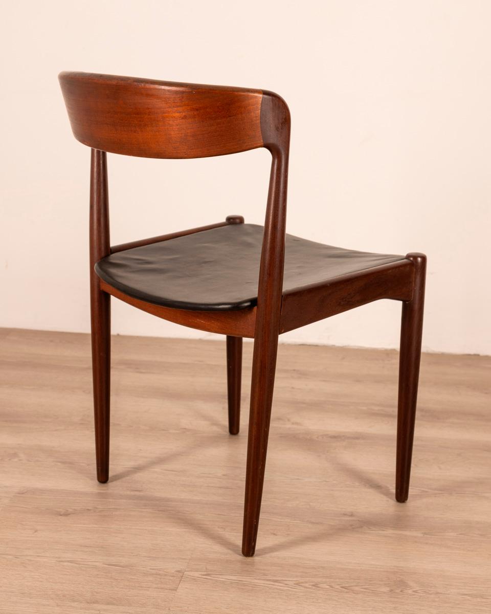 Pair of vintage 1950s teak chairs designed by Hovmand Olsen  For Sale 1