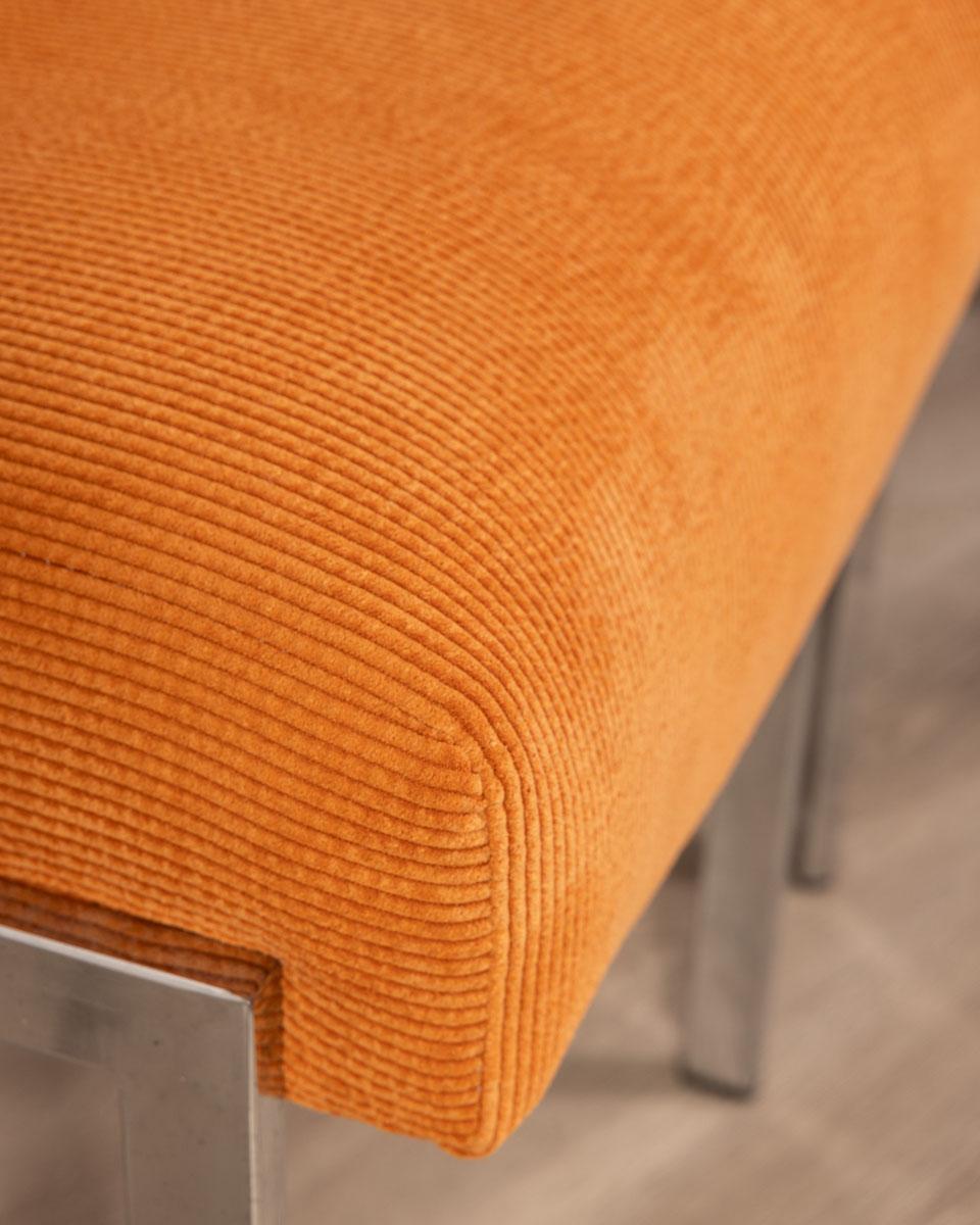 Métal Paire de chaises en velours orange vintage des années 80 design italien