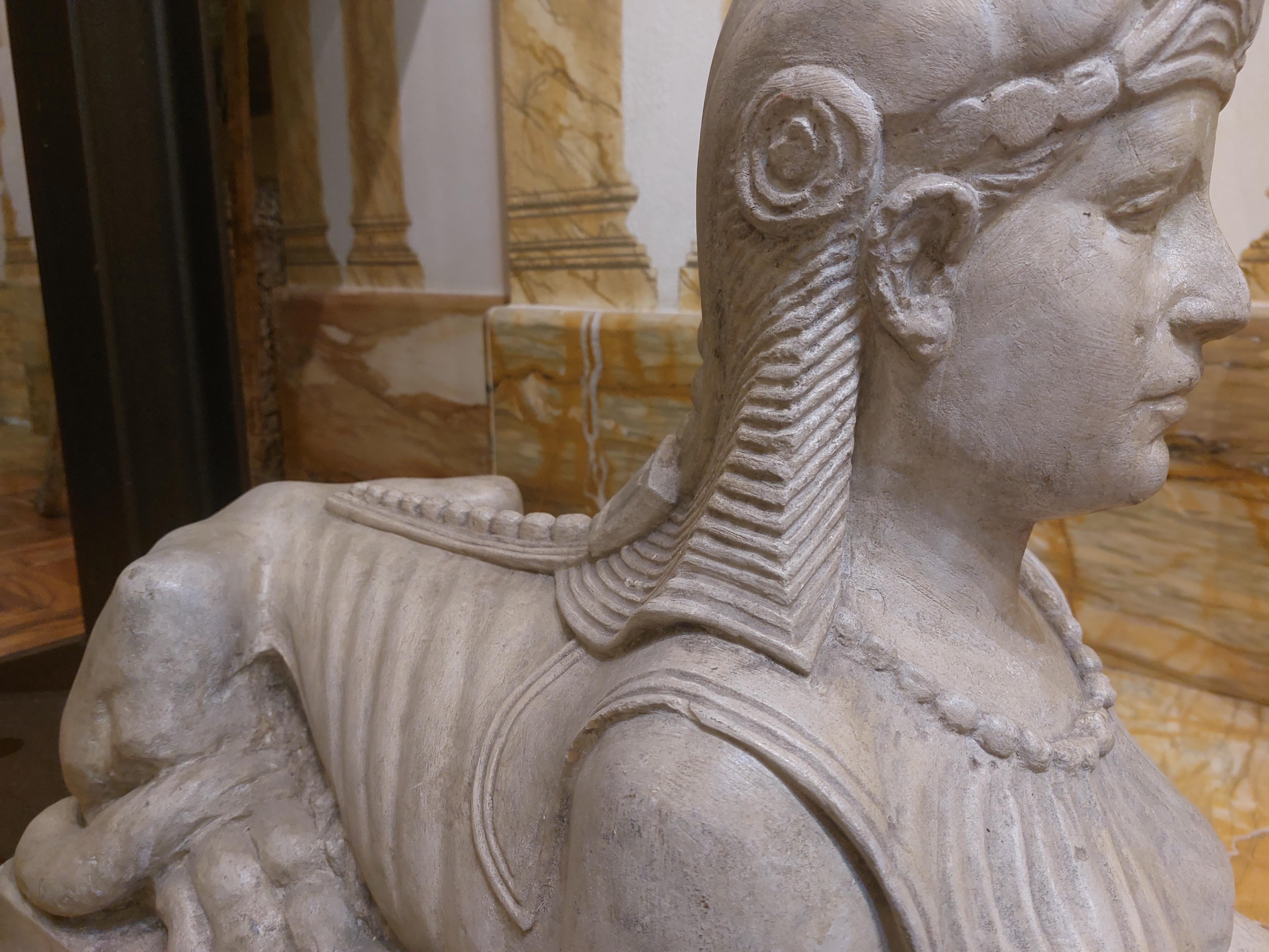 Pareja de esfinges de piedra sicilianas en Bueno estado para la venta en Milano, IT