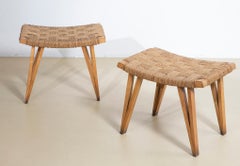 Coppia di sgabelli Augusto Romano, in legno e corda intrecciata, Italia anni ‘40