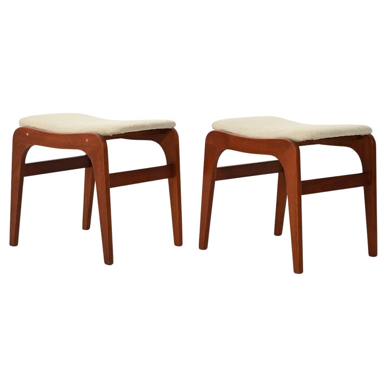 Coppia di sgabelli danesi vintage in teak in vendita