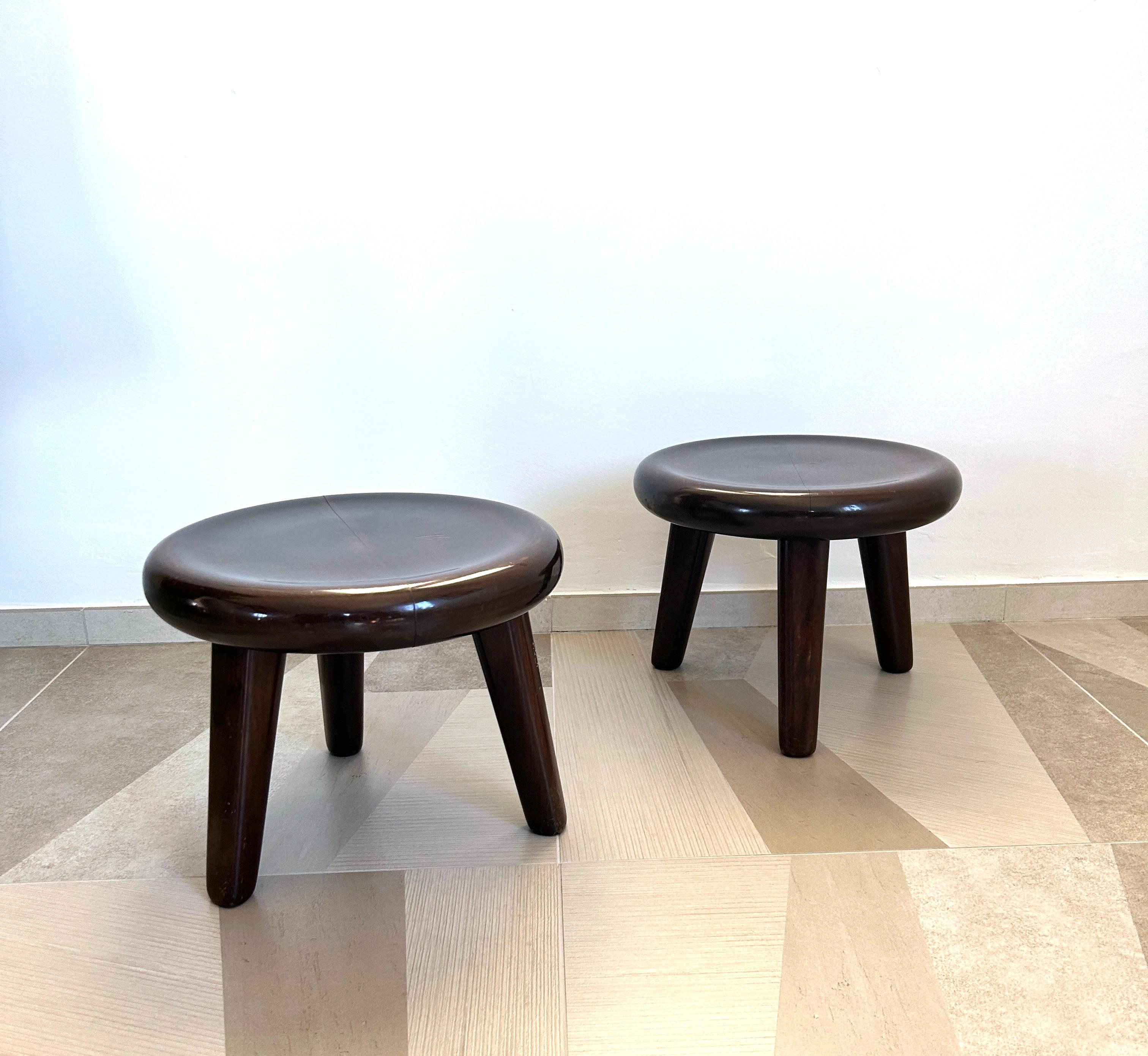 Mid-20th Century Pair of wooden stools attributed to Vittorio Valabrega For Sale
