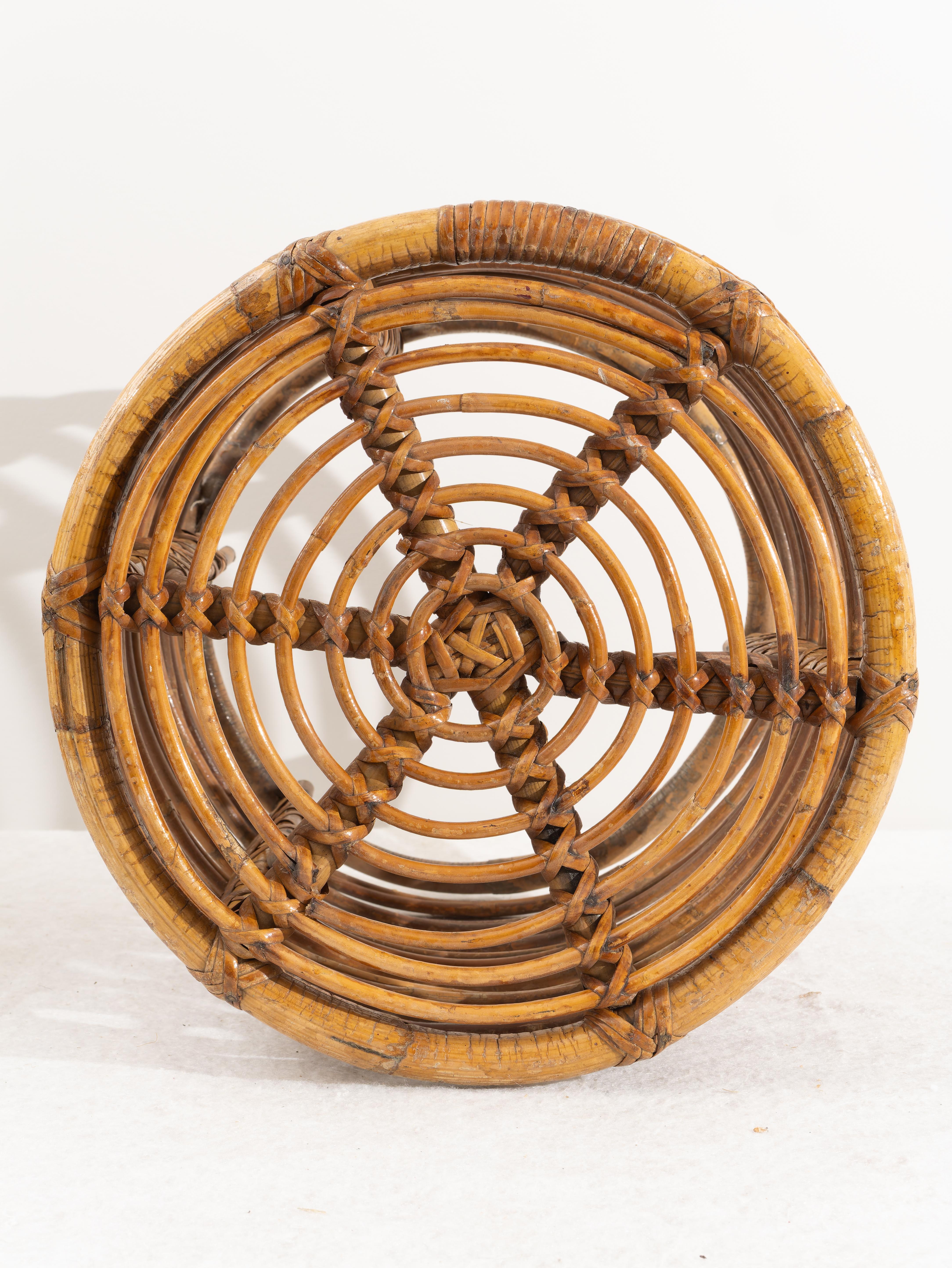 Pareja de taburetes/poufs de ratán y bambú de Tito Agnoli, 1960 Moderno de mediados de siglo en venta