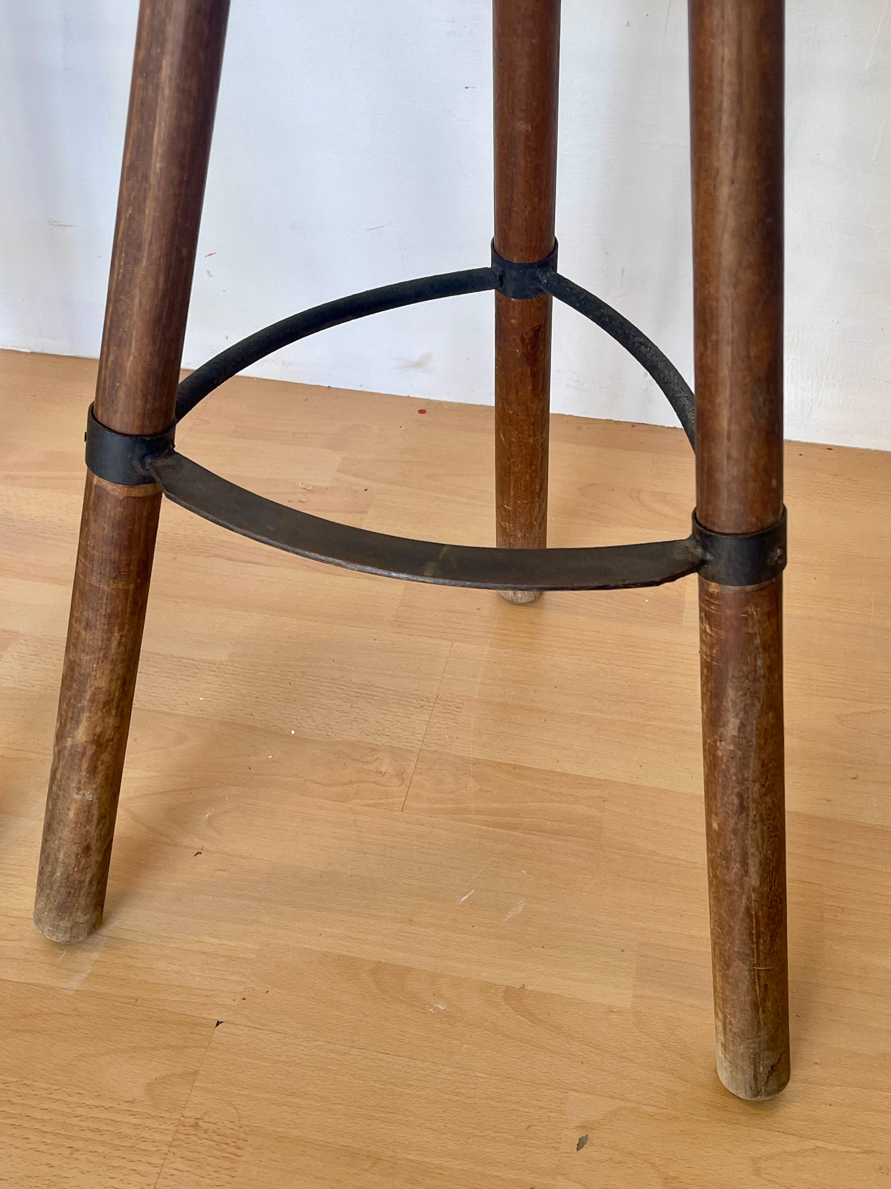 Italian Paire de tabourets rustiques en bois massif - style montagne vintage en vente