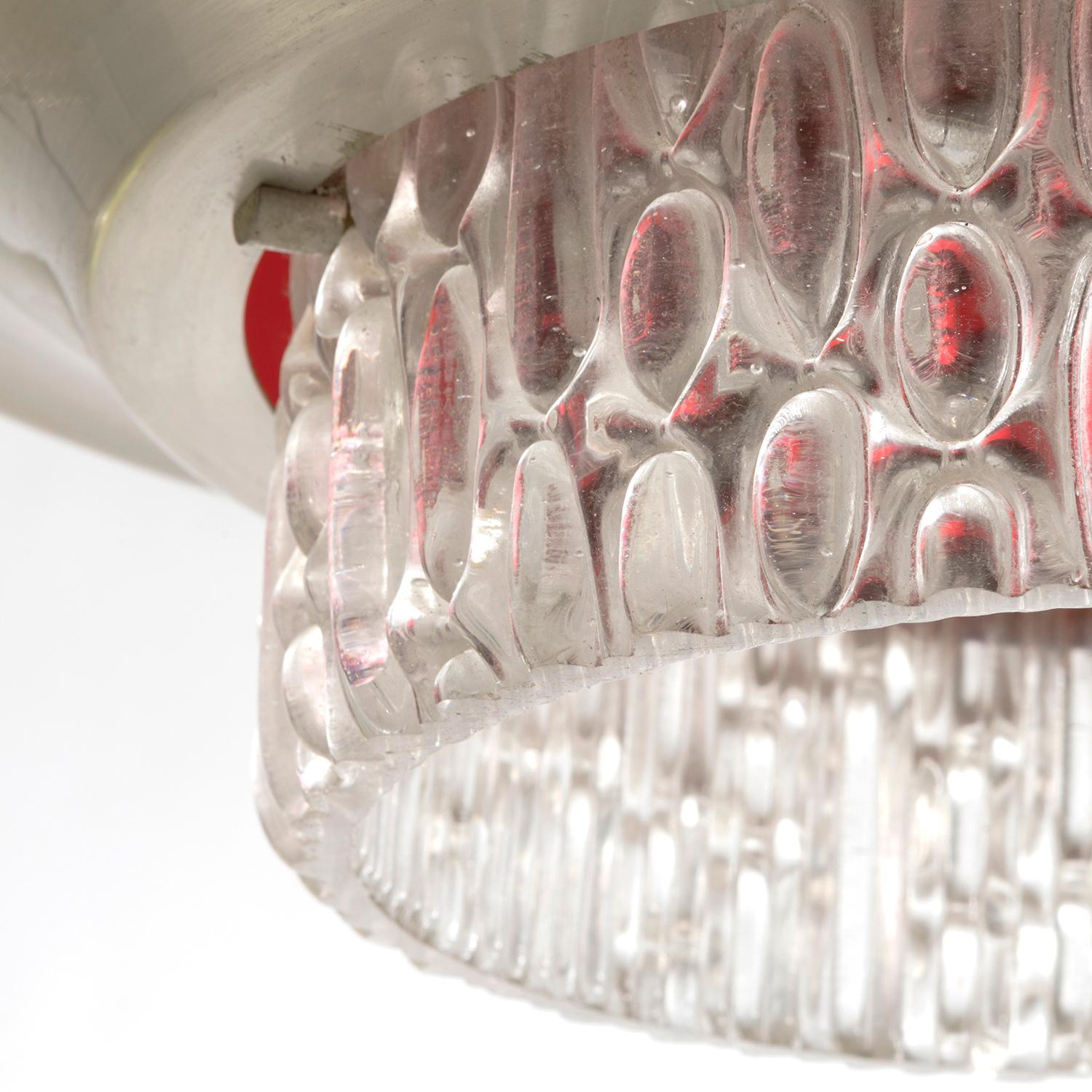 Pair of glass and colored plexiglass suspension lamps by Goffredo Reggiani In Good Condition For Sale In Milan, IT