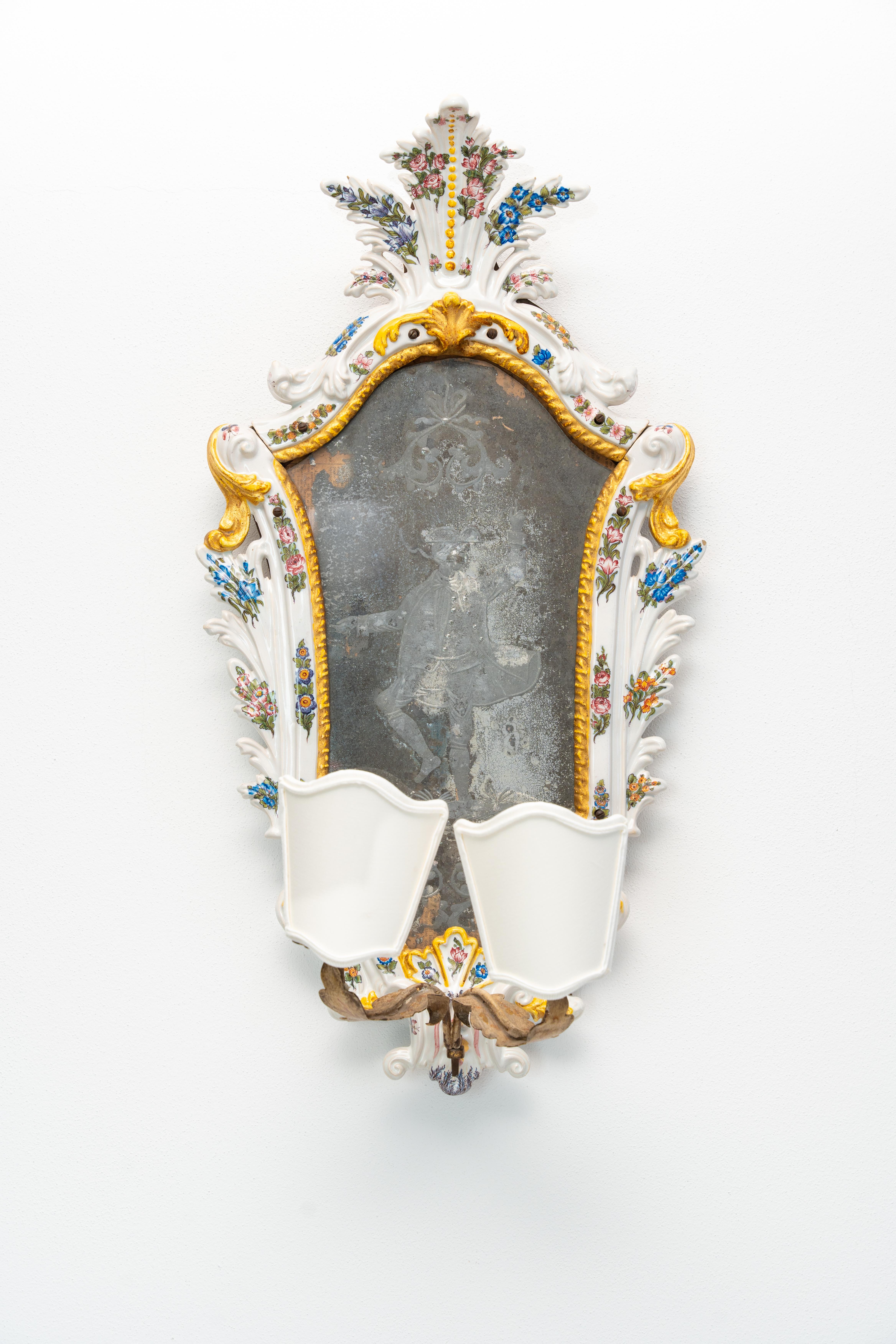 Coppia di specchierine veneziane in maiolica del Settecento In condizioni buone in vendita a Vicenza, IT