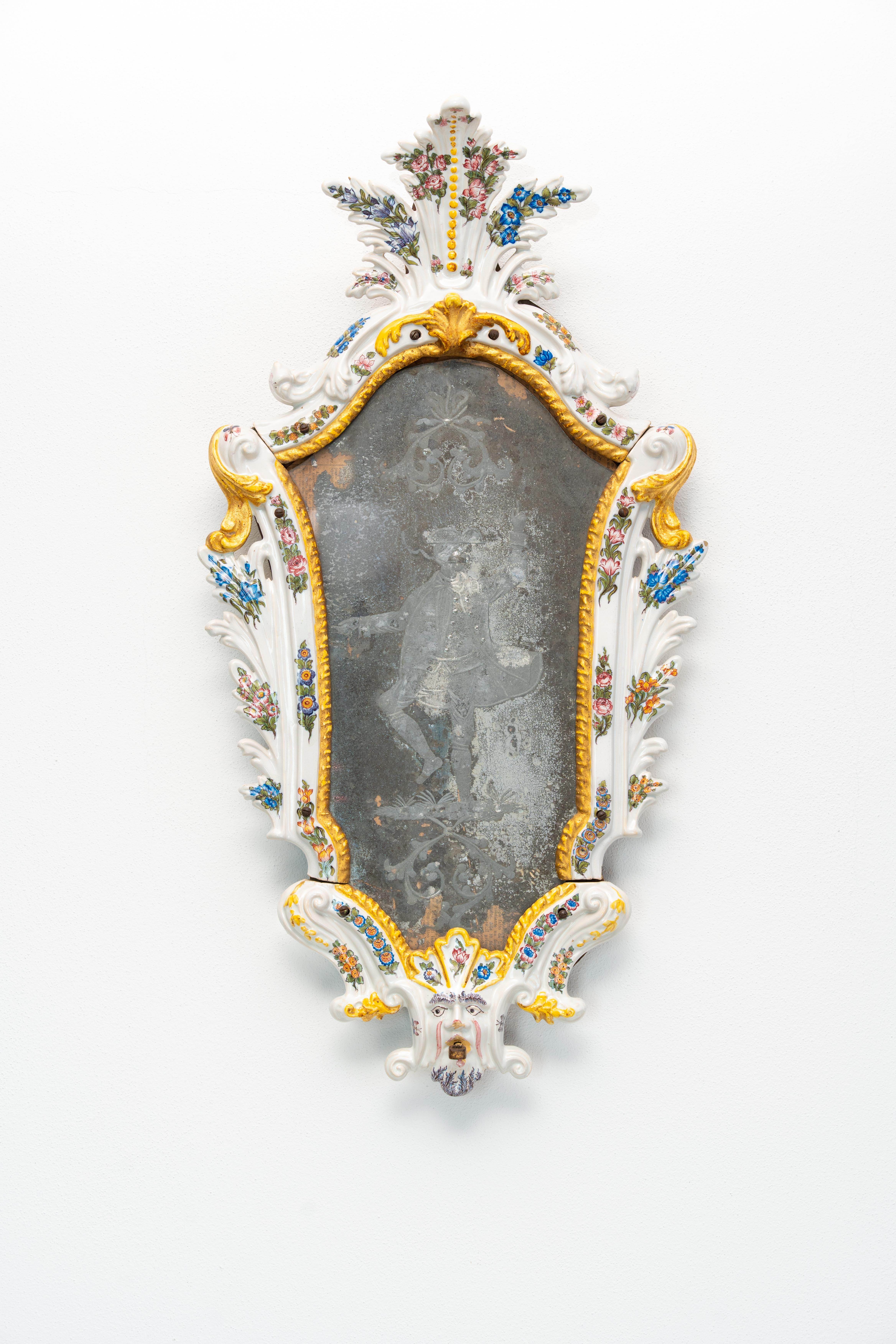Ceramica Coppia di specchierine veneziane in maiolica del Settecento in vendita