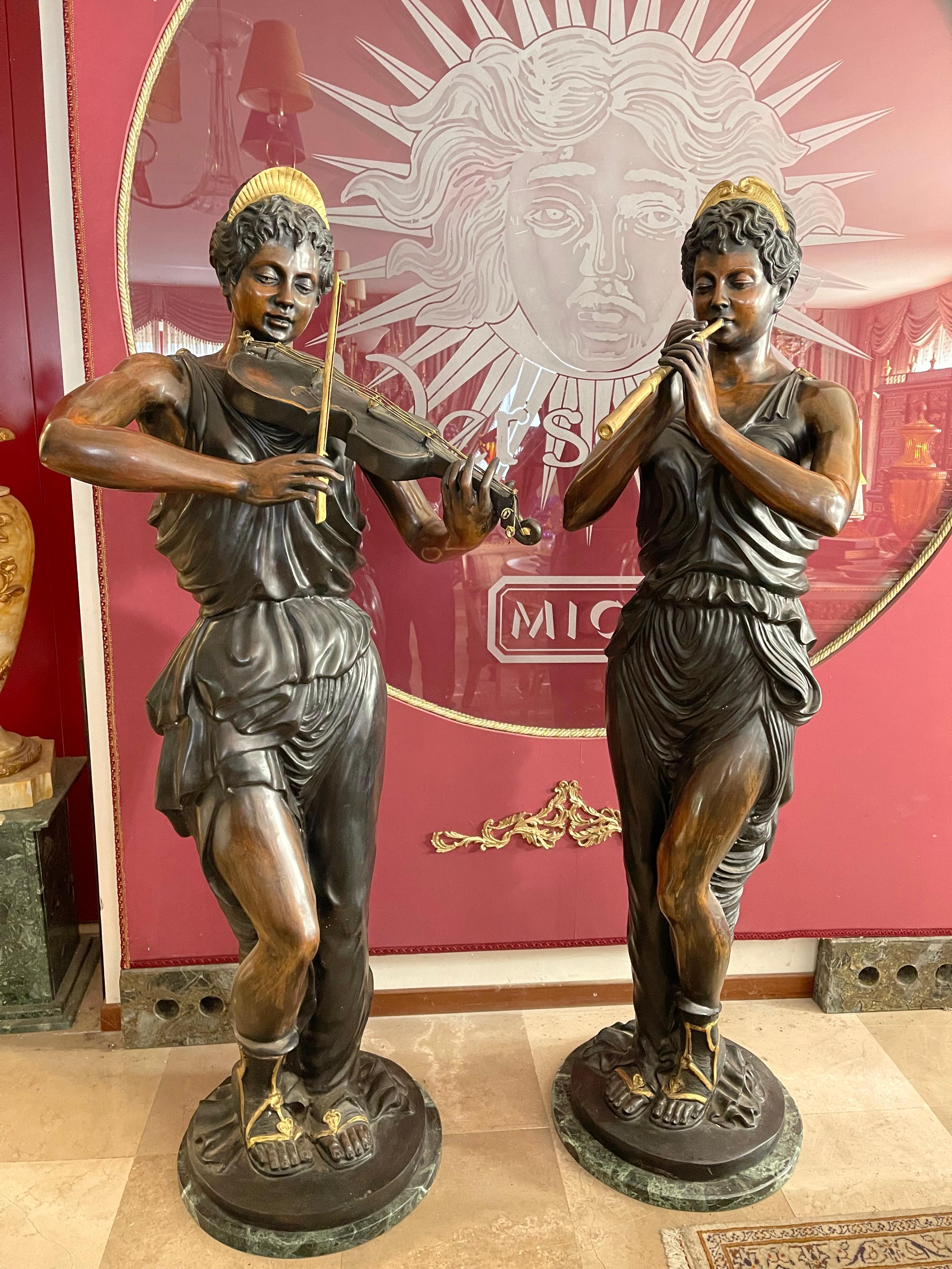 Bronze Coppia di Statue flute player and violinist in bronzo  For Sale
