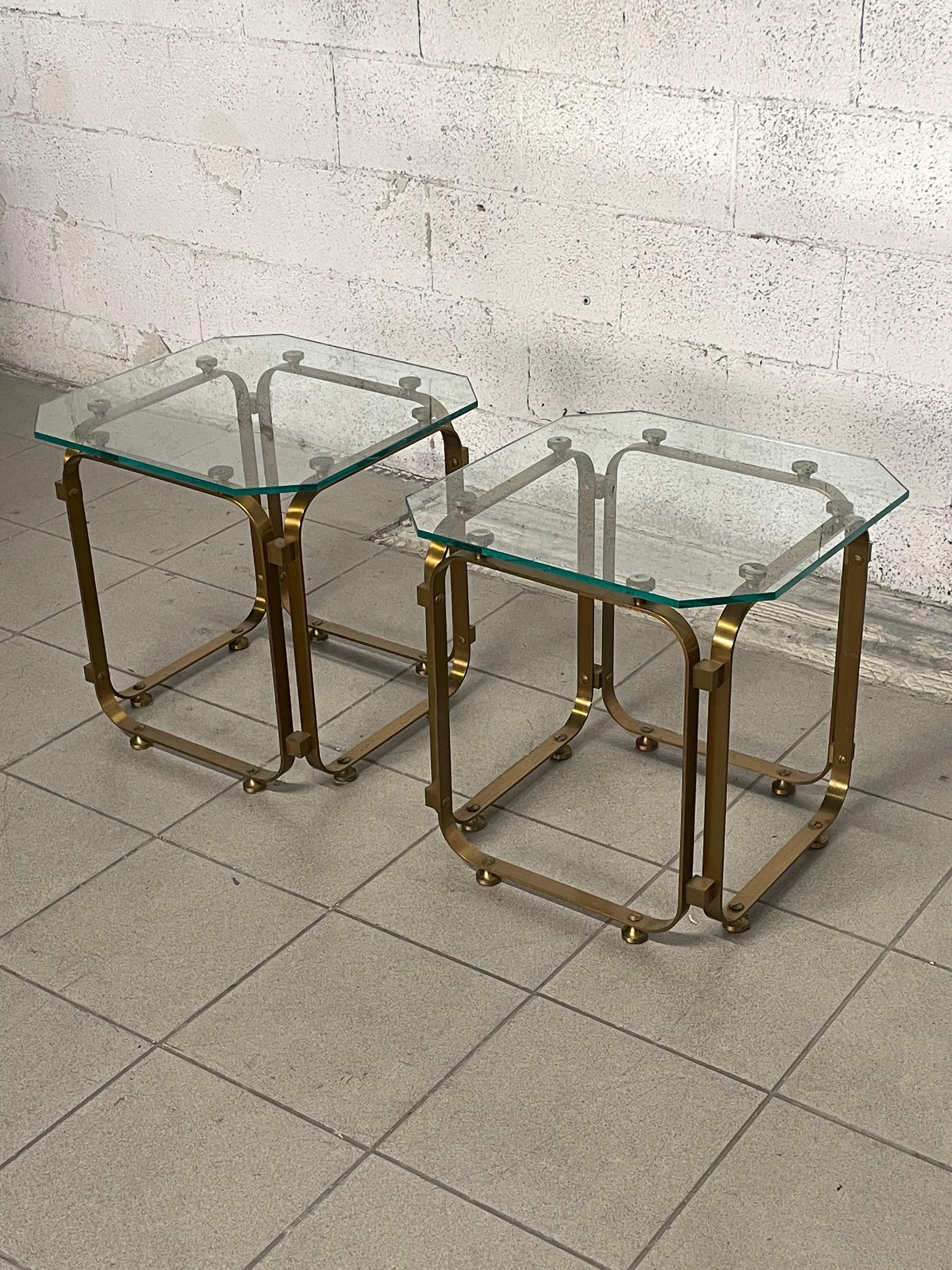 Italian Pair of 1970s brass side tables For Sale