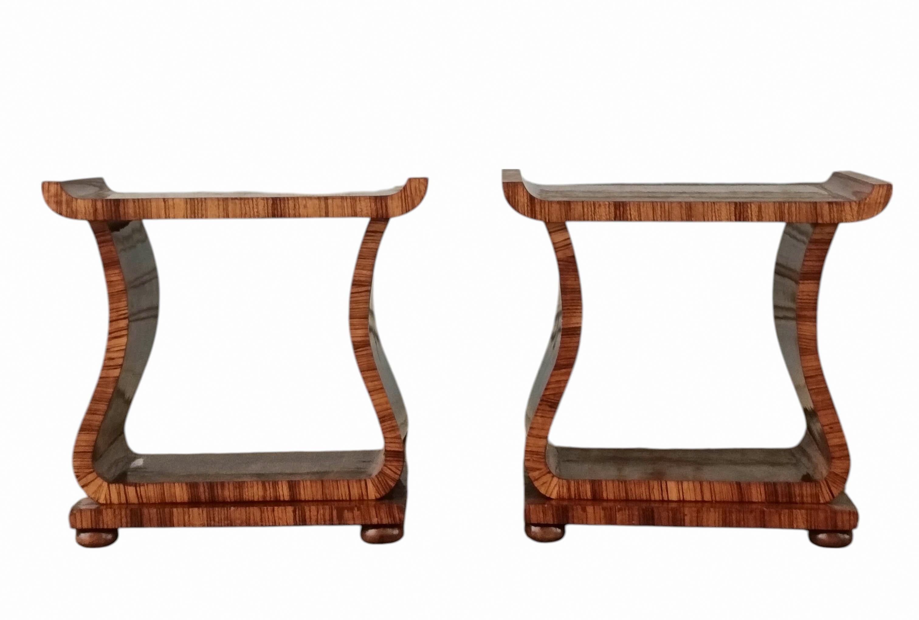 Italian Pair of Art Deco Coffee Tables in Walnut Burl, Italy 1930s For Sale