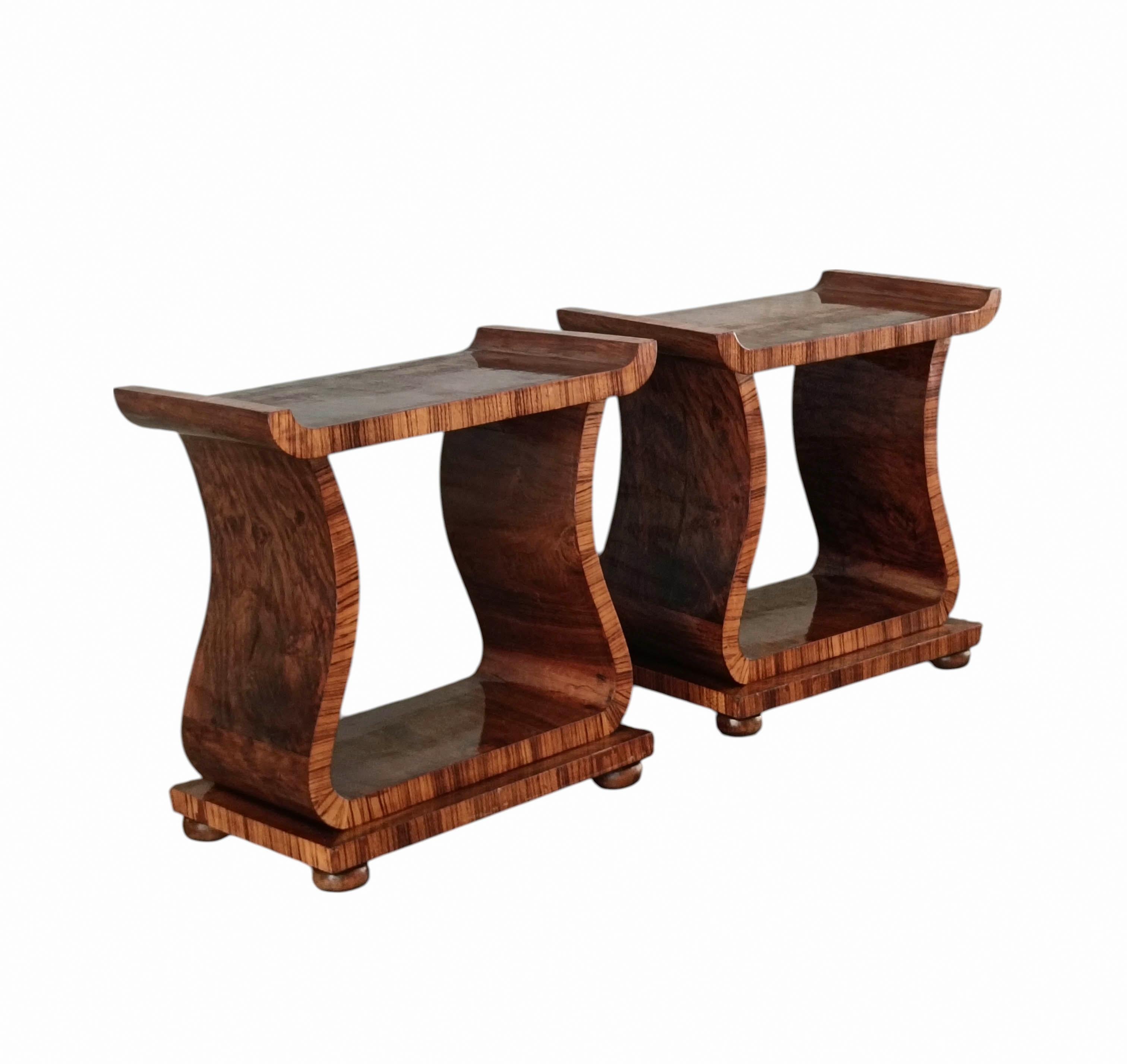 Mid-20th Century Pair of Art Deco Coffee Tables in Walnut Burl, Italy 1930s For Sale