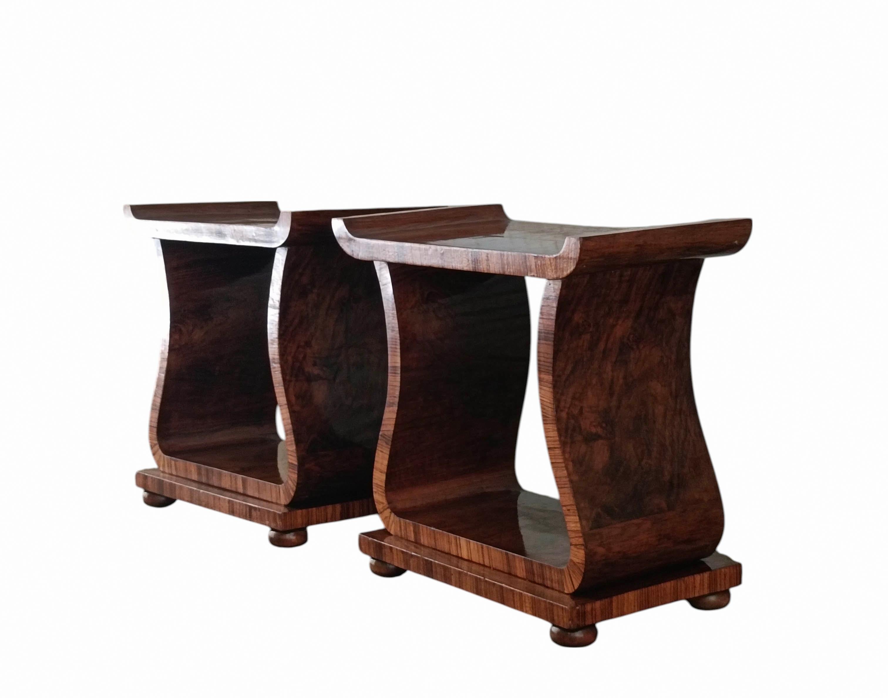Nutwood Pair of Art Deco Coffee Tables in Walnut Burl, Italy 1930s For Sale