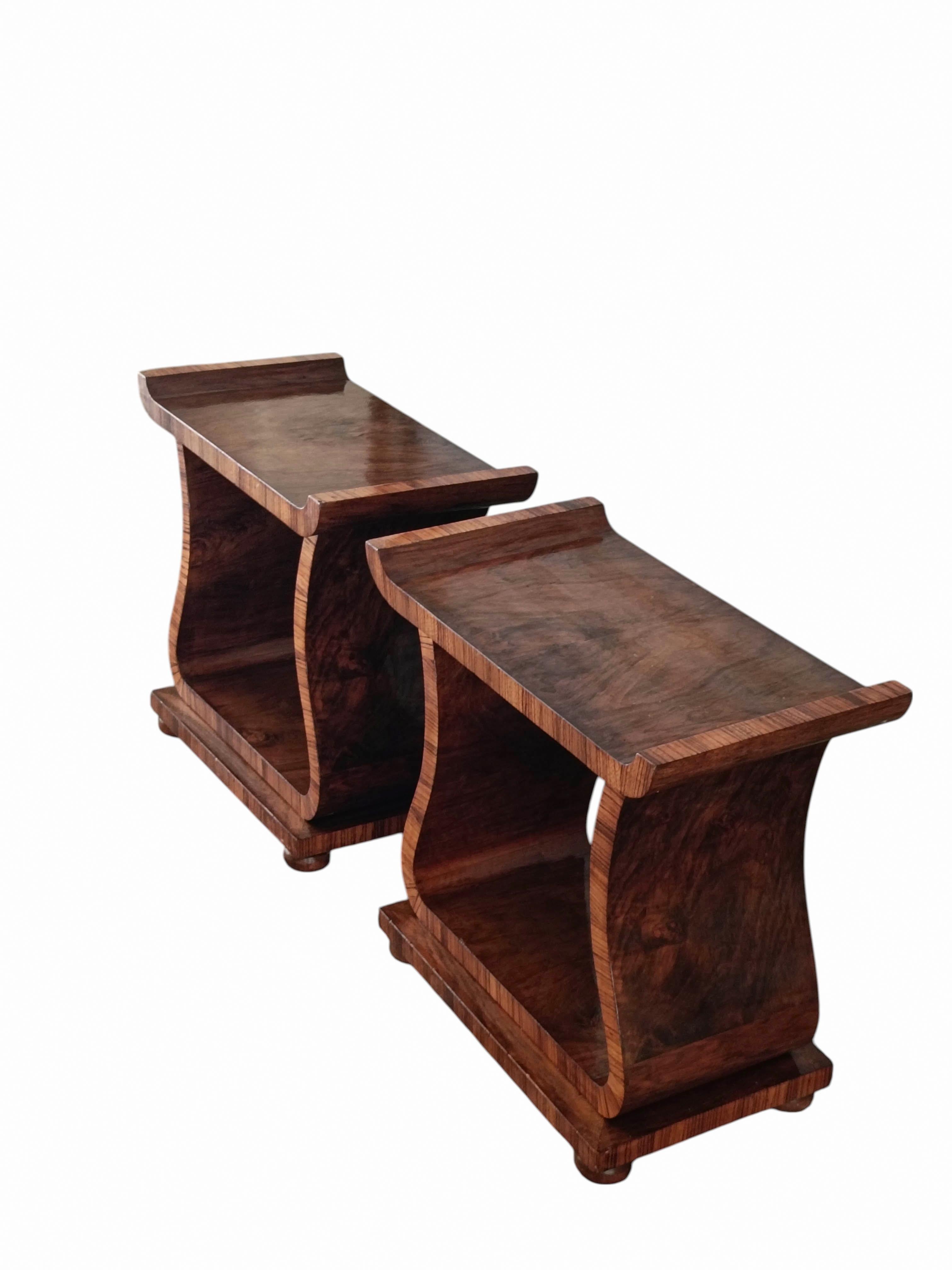 Pair of Art Deco Coffee Tables in Walnut Burl, Italy 1930s For Sale 1