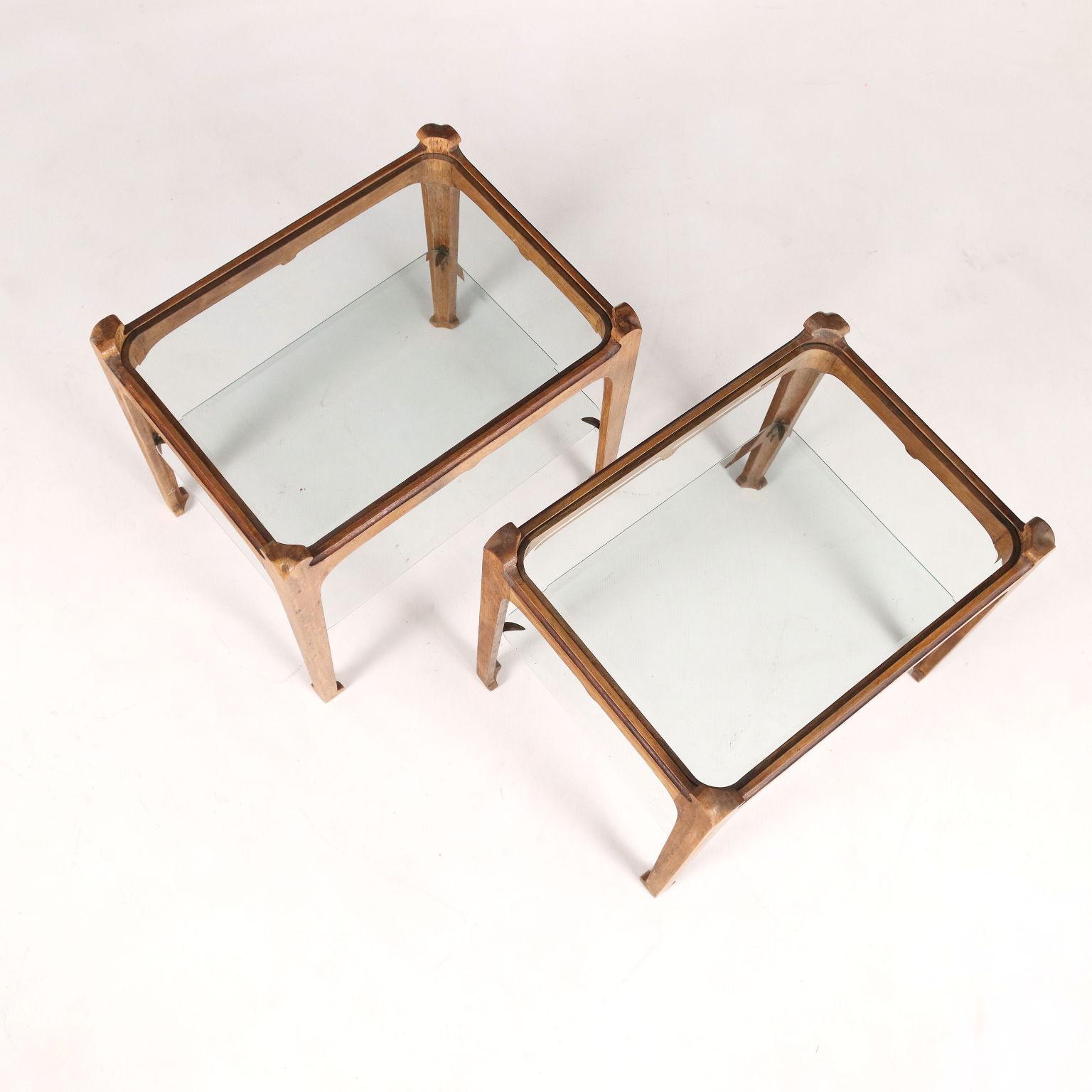 Mid-Century Modern Coppia di tavolini in faggio e vetro  Anni 60  For Sale