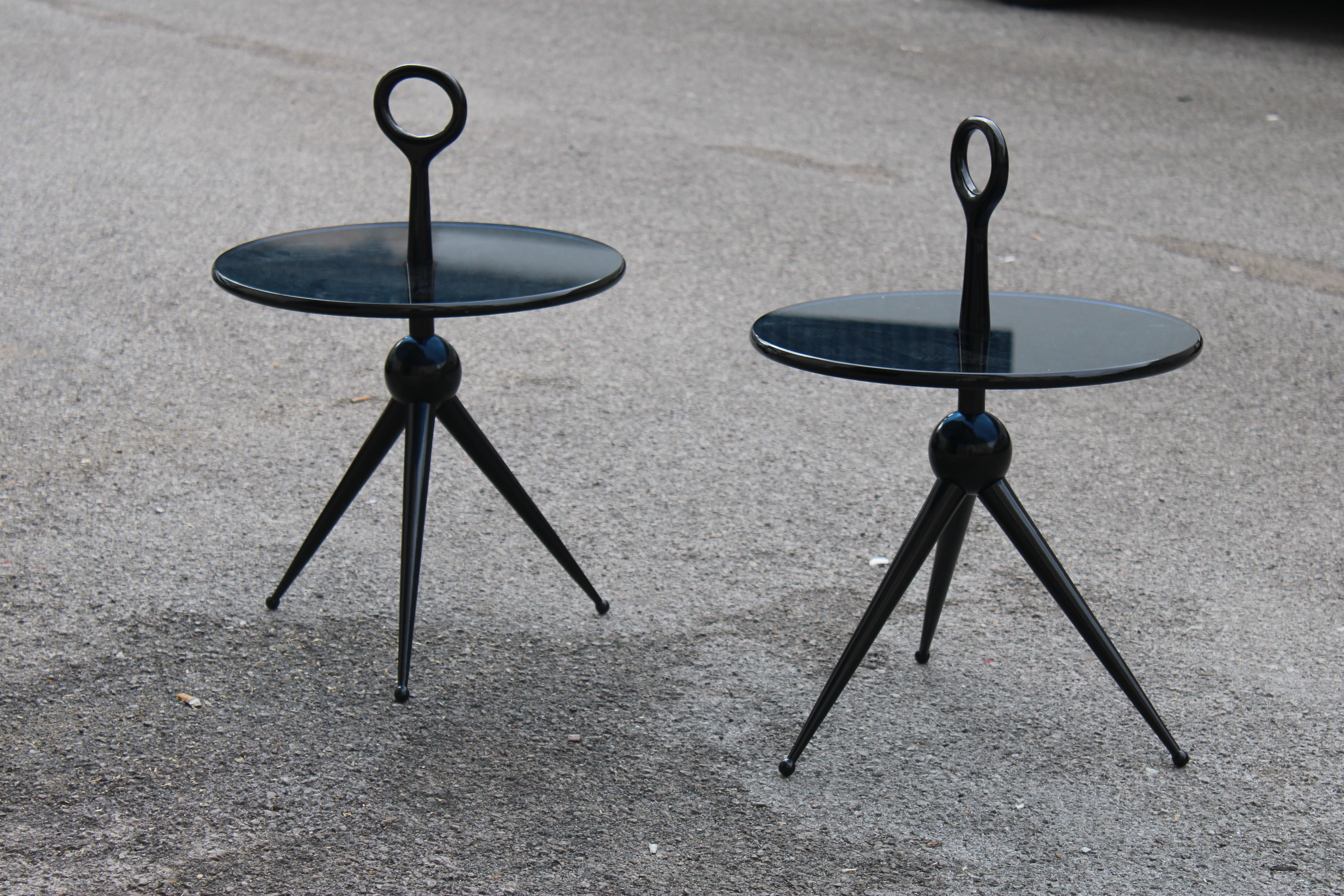 Coppia di Tavolini Rotondi Cesare Lacca 1950 in legno e cristallo Blu en vente 6