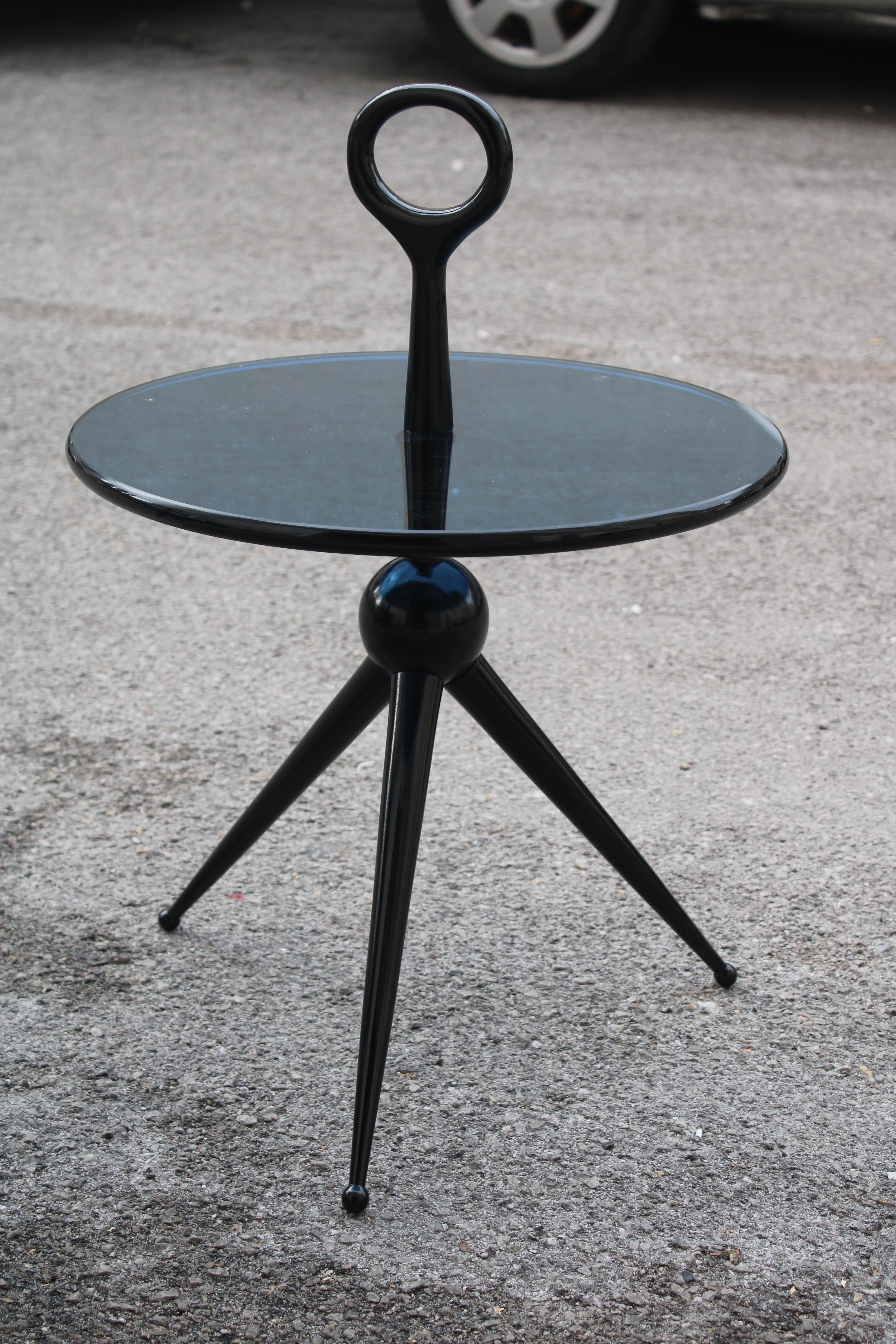 Coppia di Tavolini Rotondi Cesare Lacca 1950 in legno e cristallo Blu Excellent état - En vente à Palermo, Sicily