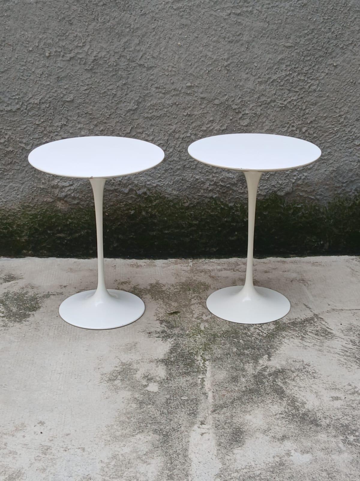 American Coppia di Tavolini “Tulip” di Eero Saarinen per Knoll - USA - Anni ’60 in vendita