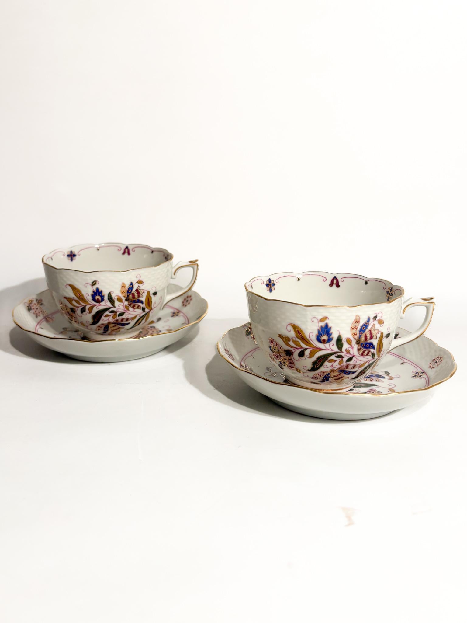 Pair of porcelain cups by Herend, model Candida Tupini Napoli

Dish Ø cm 15

Herend porcelains are among the most prestigious and sought-after in the world. Made in Hungary since 1826, Herend is known for its exceptional quality, craftsmanship and